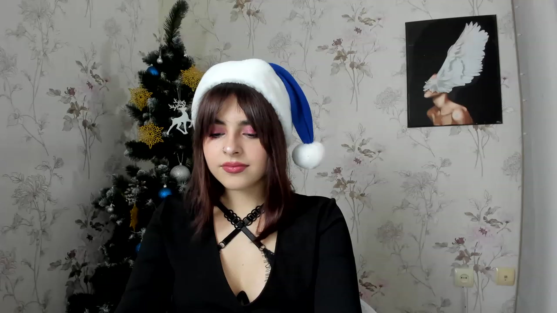Gallery image thumbnail from MillaGold's myfreecams stream on, 12/25/2022, 15:08 image 11 of 20