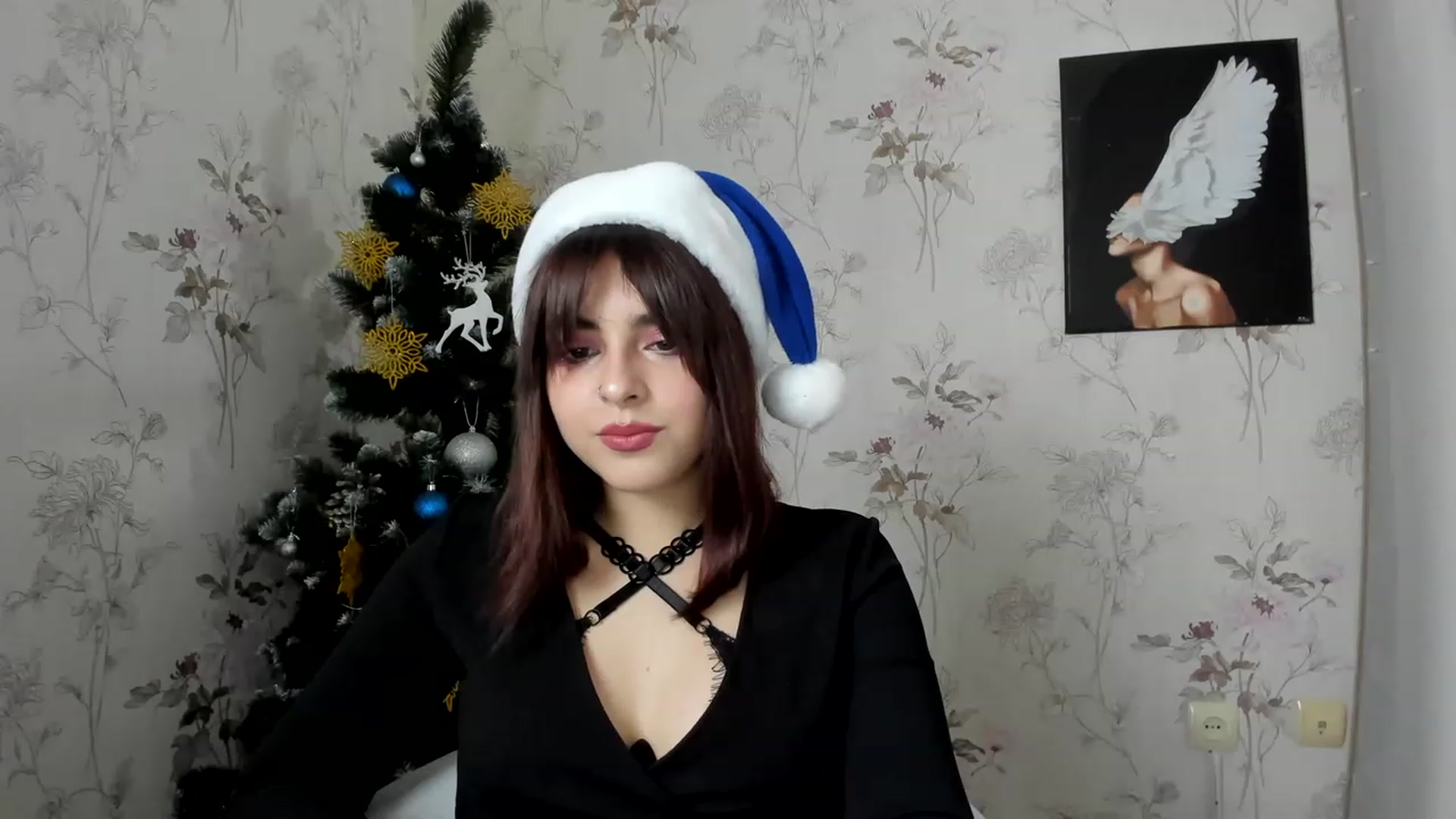 Gallery image thumbnail from MillaGold's myfreecams stream on, 12/25/2022, 15:08 image 12 of 20