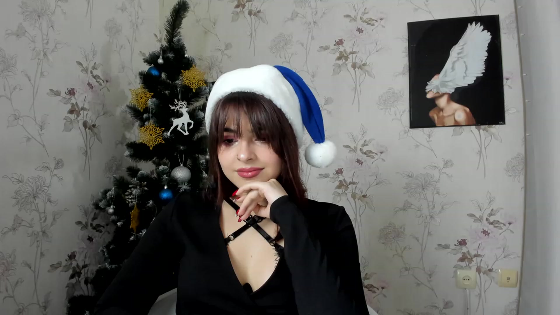 Gallery image thumbnail from MillaGold's myfreecams stream on, 12/25/2022, 15:08 image 9 of 20