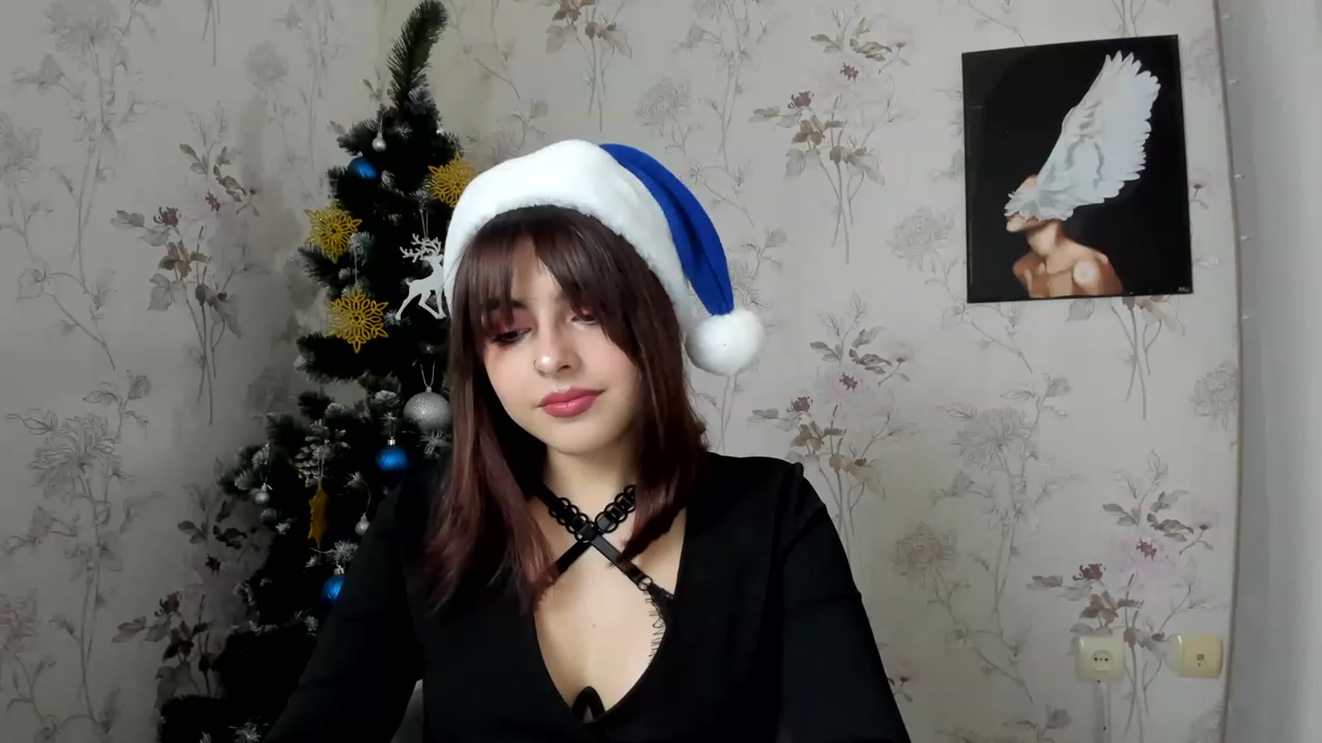 Gallery image thumbnail from MillaGold's myfreecams stream on, 12/25/2022, 15:08 image 13 of 20