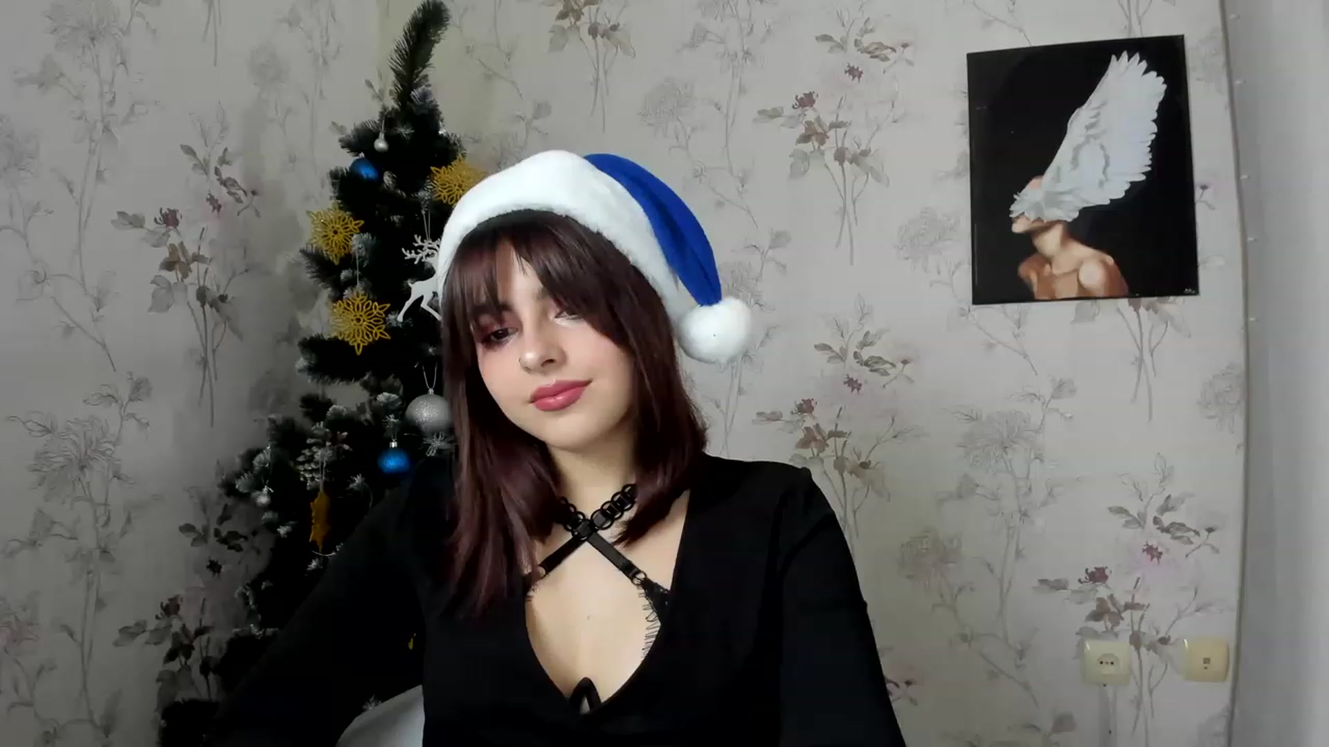 Gallery image thumbnail from MillaGold's myfreecams stream on, 12/25/2022, 15:08 image 16 of 20