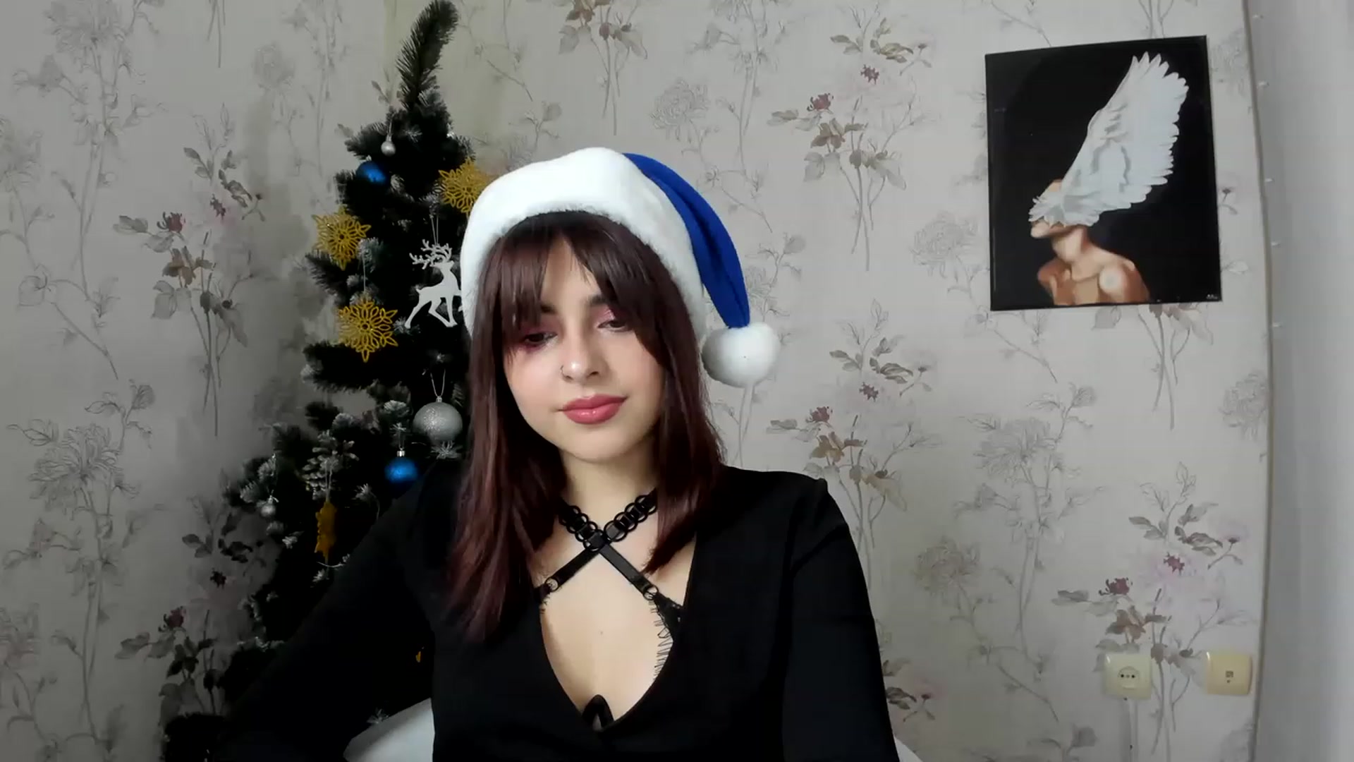 Gallery image thumbnail from MillaGold's myfreecams stream on, 12/25/2022, 15:08 image 15 of 20