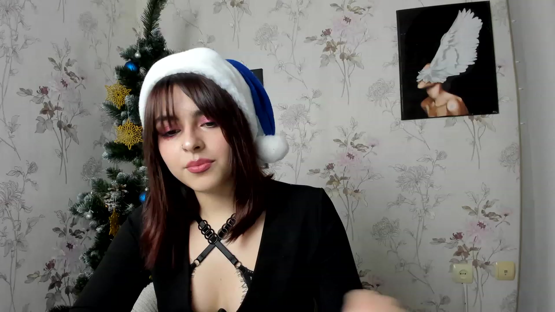Gallery image thumbnail from MillaGold's myfreecams stream on, 12/25/2022, 17:14 image 1 of 20