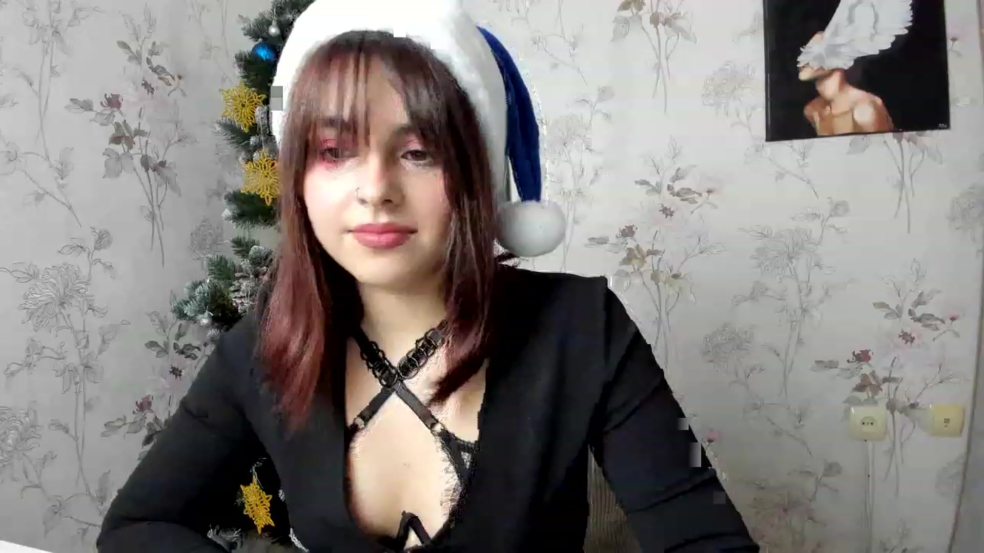 Gallery image thumbnail from MillaGold's myfreecams stream on, 12/25/2022, 17:14 image 19 of 20