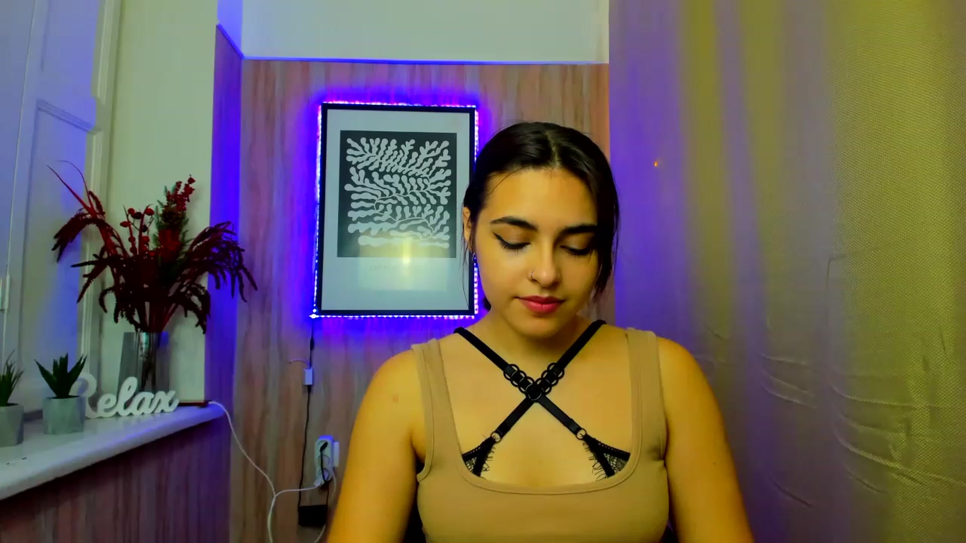Gallery image thumbnail from MillaGold's myfreecams stream on, 12/27/2022, 14:20 image 3 of 20