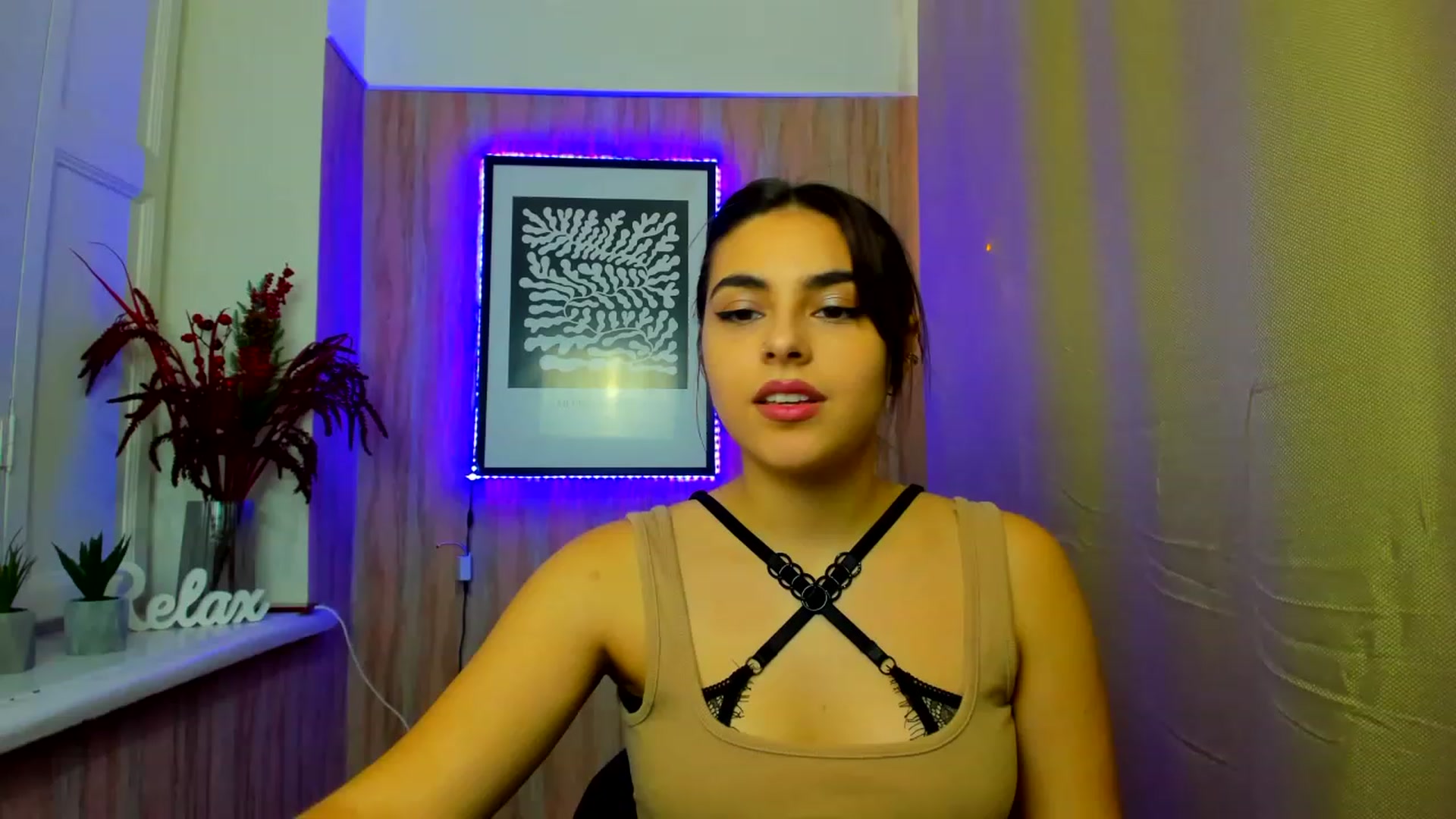 Gallery image thumbnail from MillaGold's myfreecams stream on, 12/27/2022, 14:20 image 1 of 20