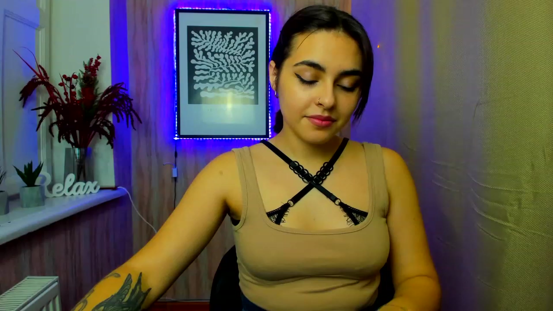 Gallery image thumbnail from MillaGold's myfreecams stream on, 12/27/2022, 14:20 image 16 of 20