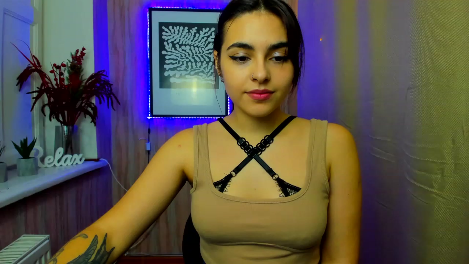Gallery image thumbnail from MillaGold's myfreecams stream on, 12/27/2022, 14:20 image 20 of 20
