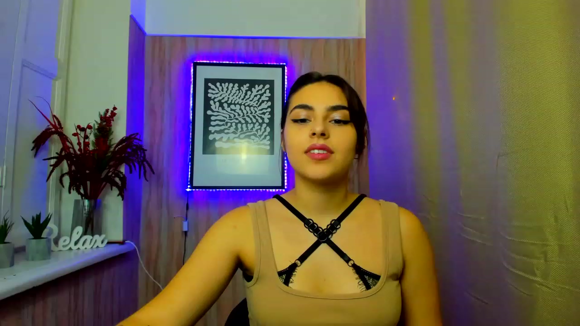 Gallery image thumbnail from MillaGold's myfreecams stream on, 12/27/2022, 14:20 image 2 of 20