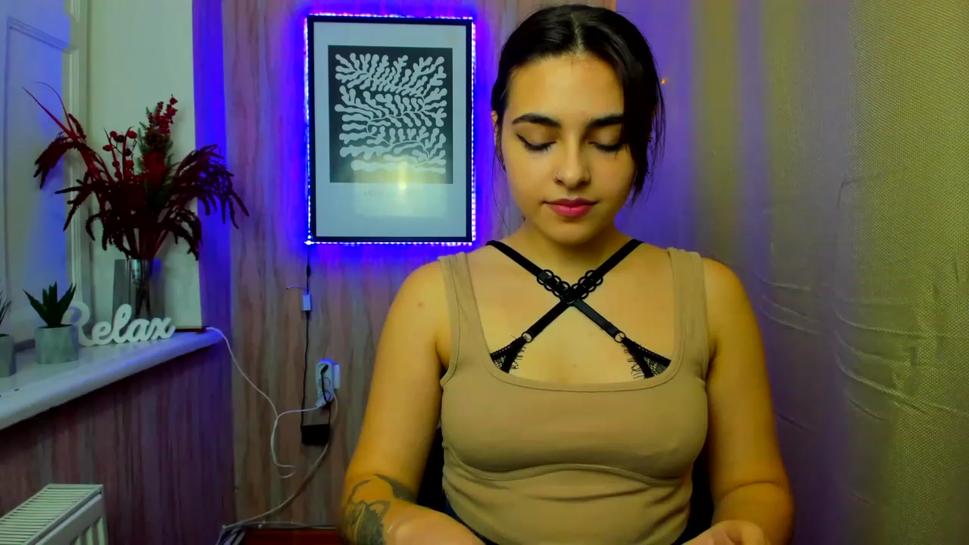 Gallery image thumbnail from MillaGold's myfreecams stream on, 12/27/2022, 14:20 image 12 of 20