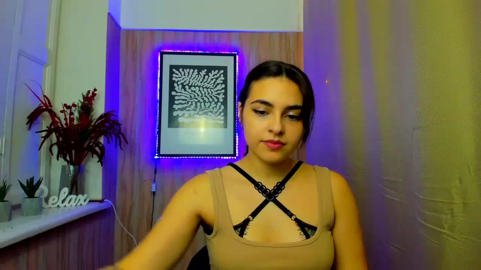 Gallery image thumbnail from MillaGold's myfreecams stream on, 12/27/2022, 14:20 image 4 of 20