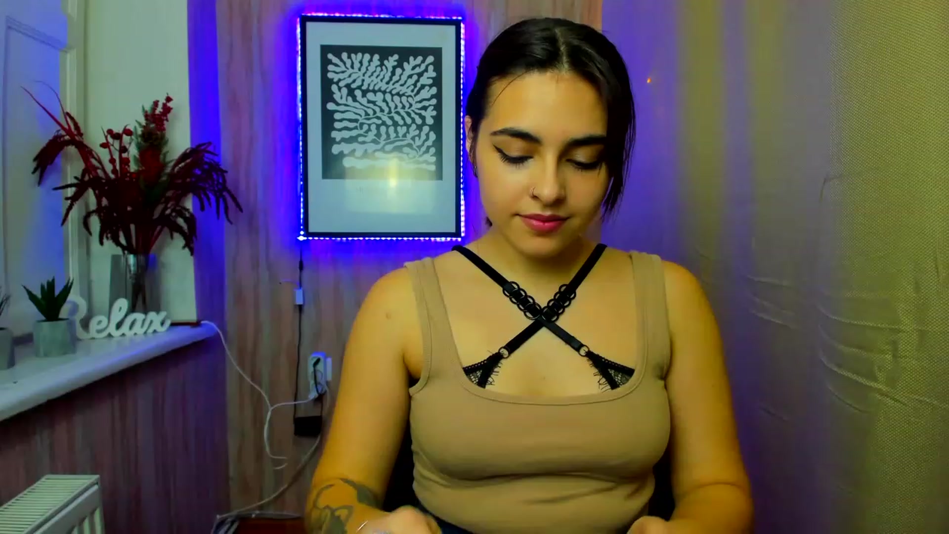 Gallery image thumbnail from MillaGold's myfreecams stream on, 12/27/2022, 14:20 image 18 of 20