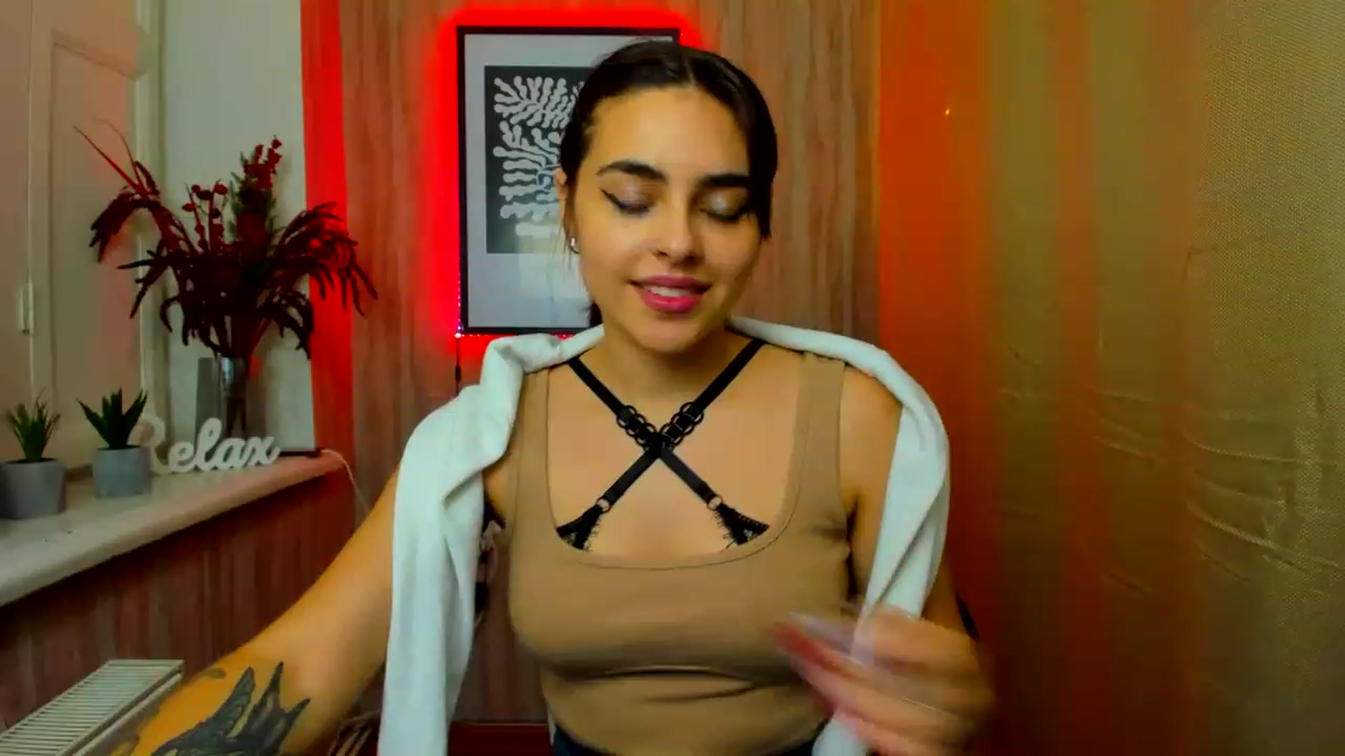 Gallery image thumbnail from MillaGold's myfreecams stream on, 12/27/2022, 15:35 image 2 of 20