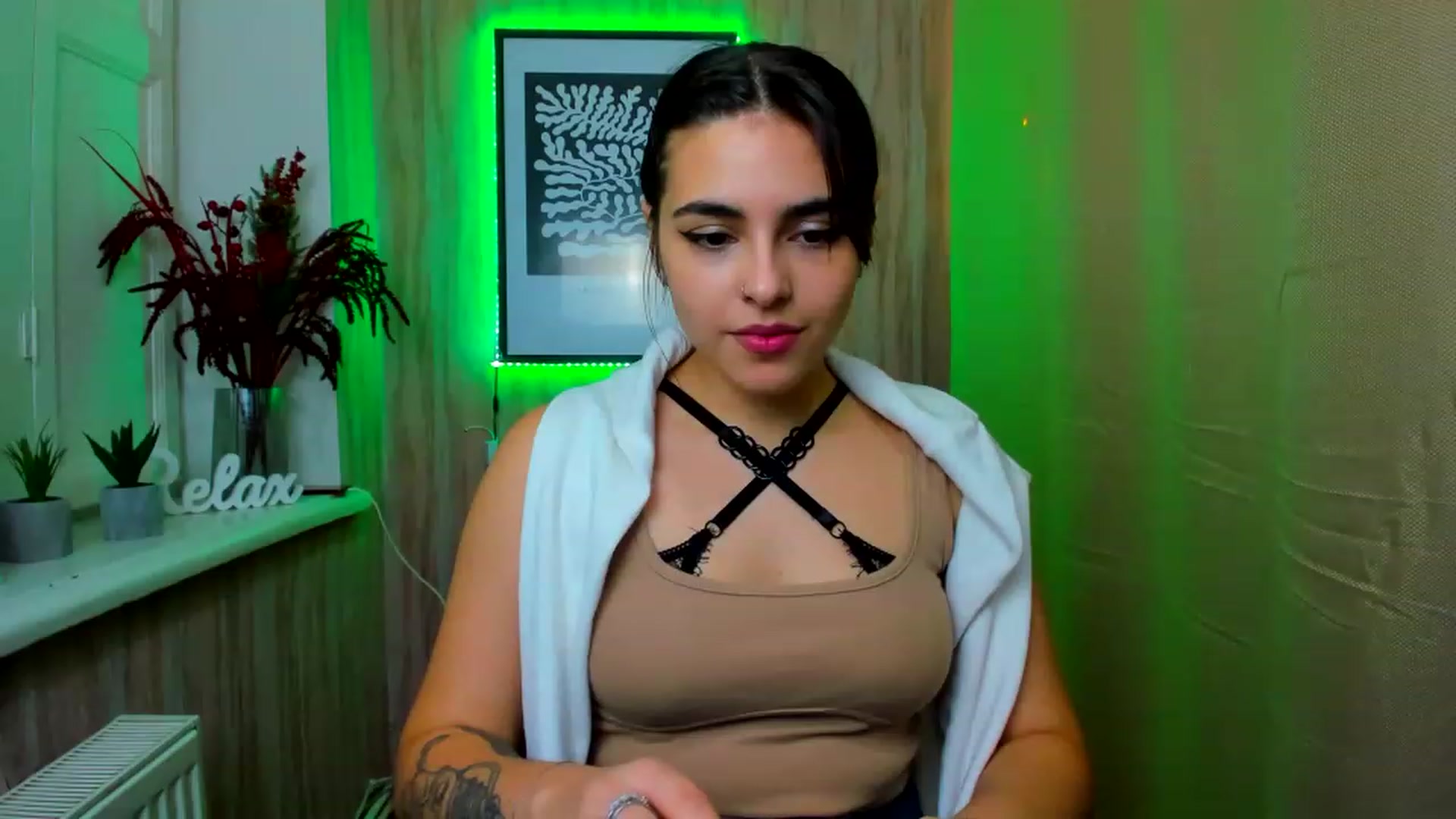 Gallery image thumbnail from MillaGold's myfreecams stream on, 12/27/2022, 15:35 image 17 of 20