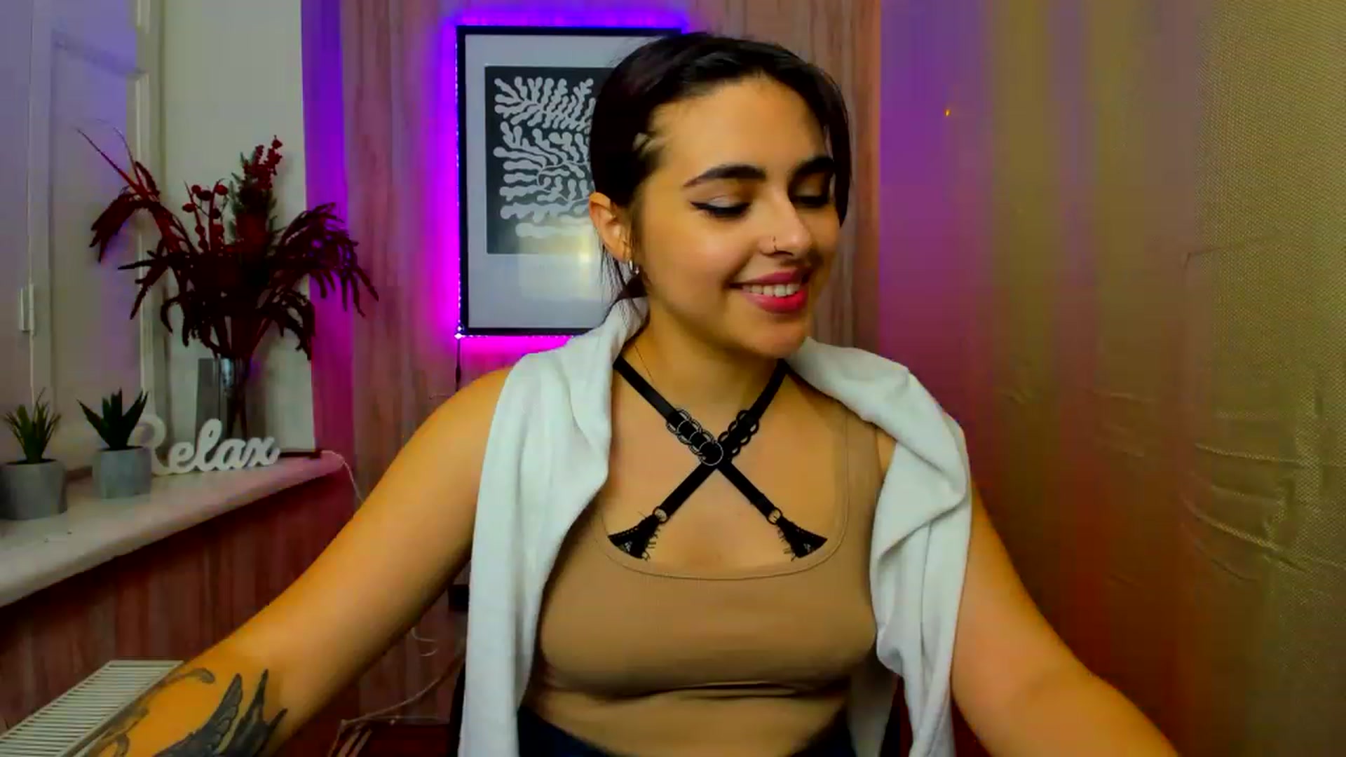 Gallery image thumbnail from MillaGold's myfreecams stream on, 12/27/2022, 15:35 image 16 of 20