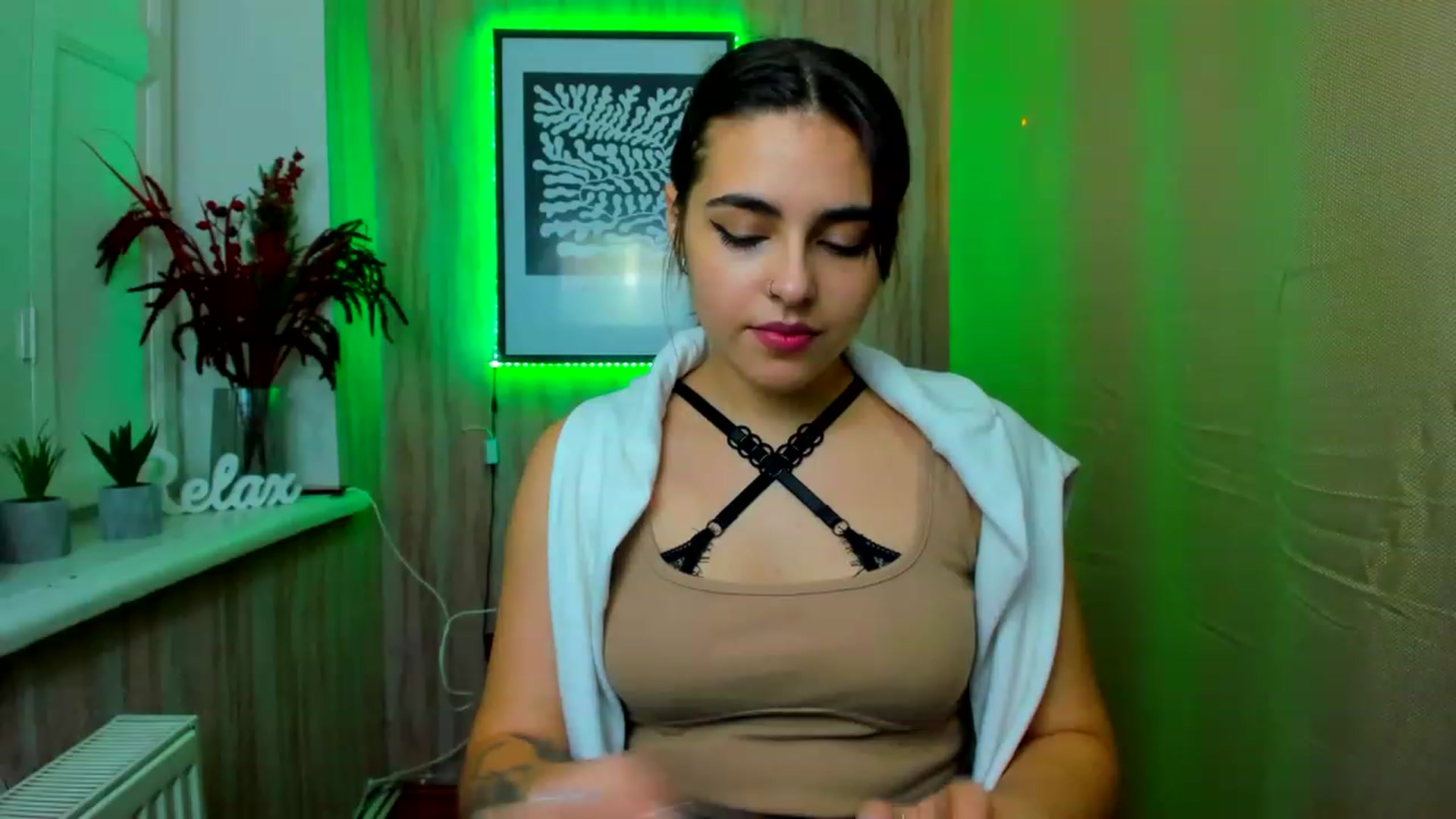 Gallery image thumbnail from MillaGold's myfreecams stream on, 12/27/2022, 15:35 image 15 of 20