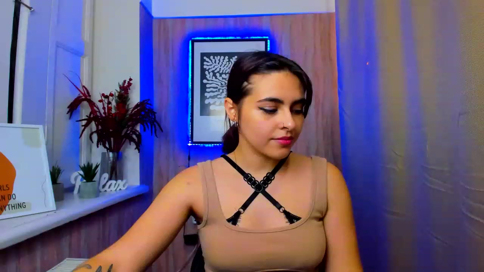Gallery image thumbnail from MillaGold's myfreecams stream on, 12/27/2022, 17:15 image 20 of 20