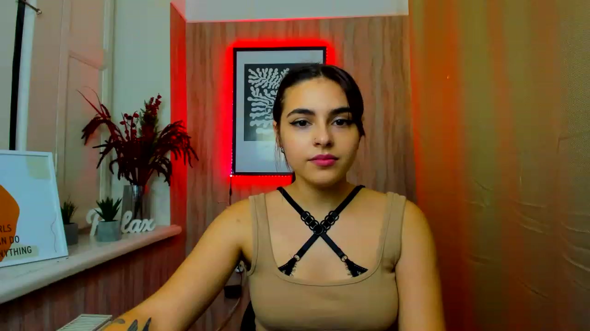Gallery image thumbnail from MillaGold's myfreecams stream on, 12/27/2022, 17:15 image 18 of 20