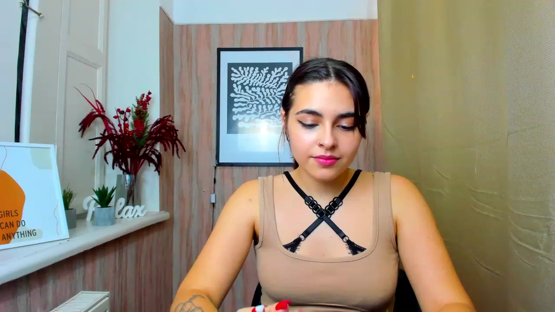 Gallery image thumbnail from MillaGold's myfreecams stream on, 12/27/2022, 18:04 image 2 of 20