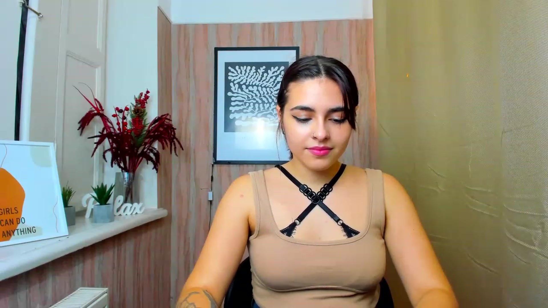 Gallery image thumbnail from MillaGold's myfreecams stream on, 12/27/2022, 18:04 image 20 of 20