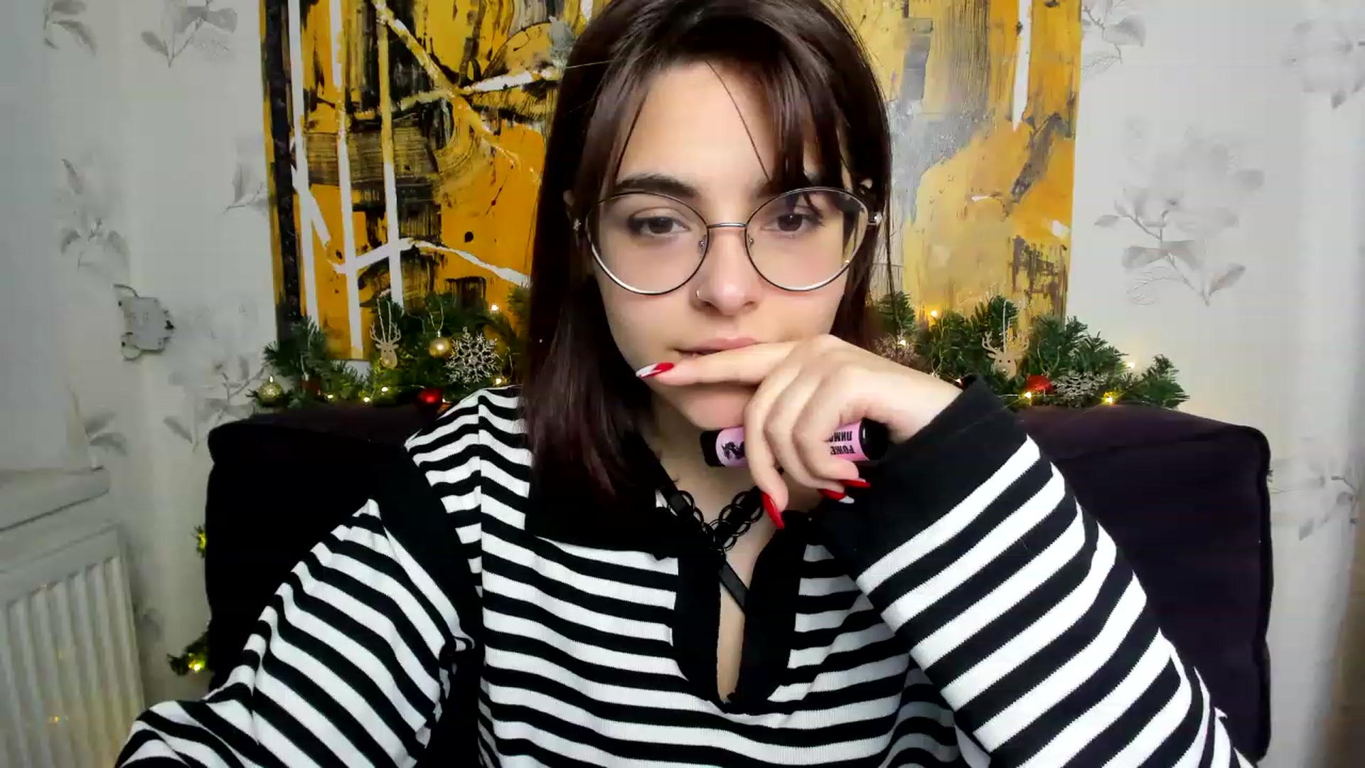 Gallery image thumbnail from MillaGold's myfreecams stream on, 12/30/2022, 09:29 image 11 of 20