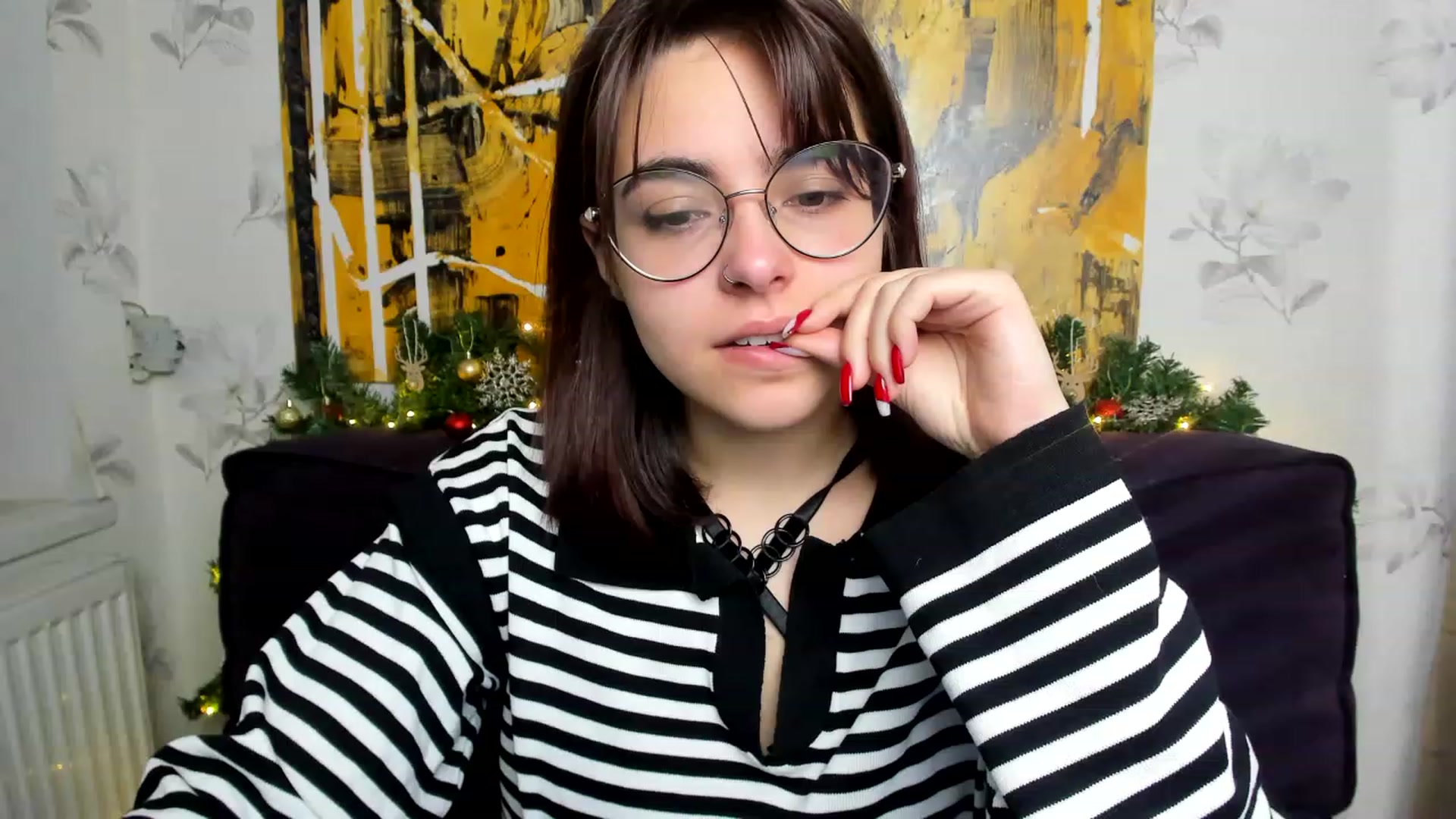 Gallery image thumbnail from MillaGold's myfreecams stream on, 12/30/2022, 09:29 image 17 of 20