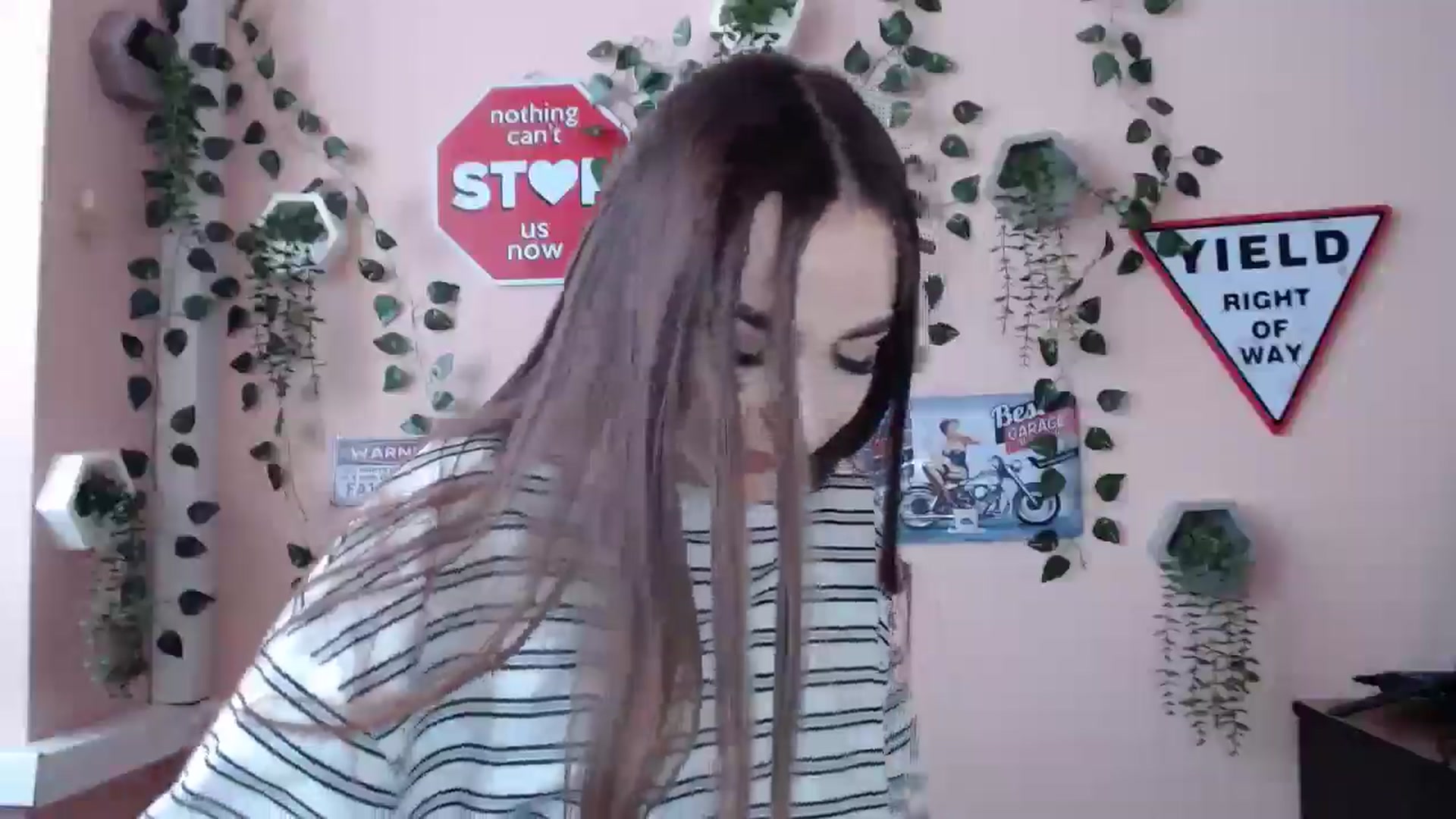 Gallery image thumbnail from Milla_'s myfreecams stream on, 01/02/2026, 12:44 image 3 of 20
