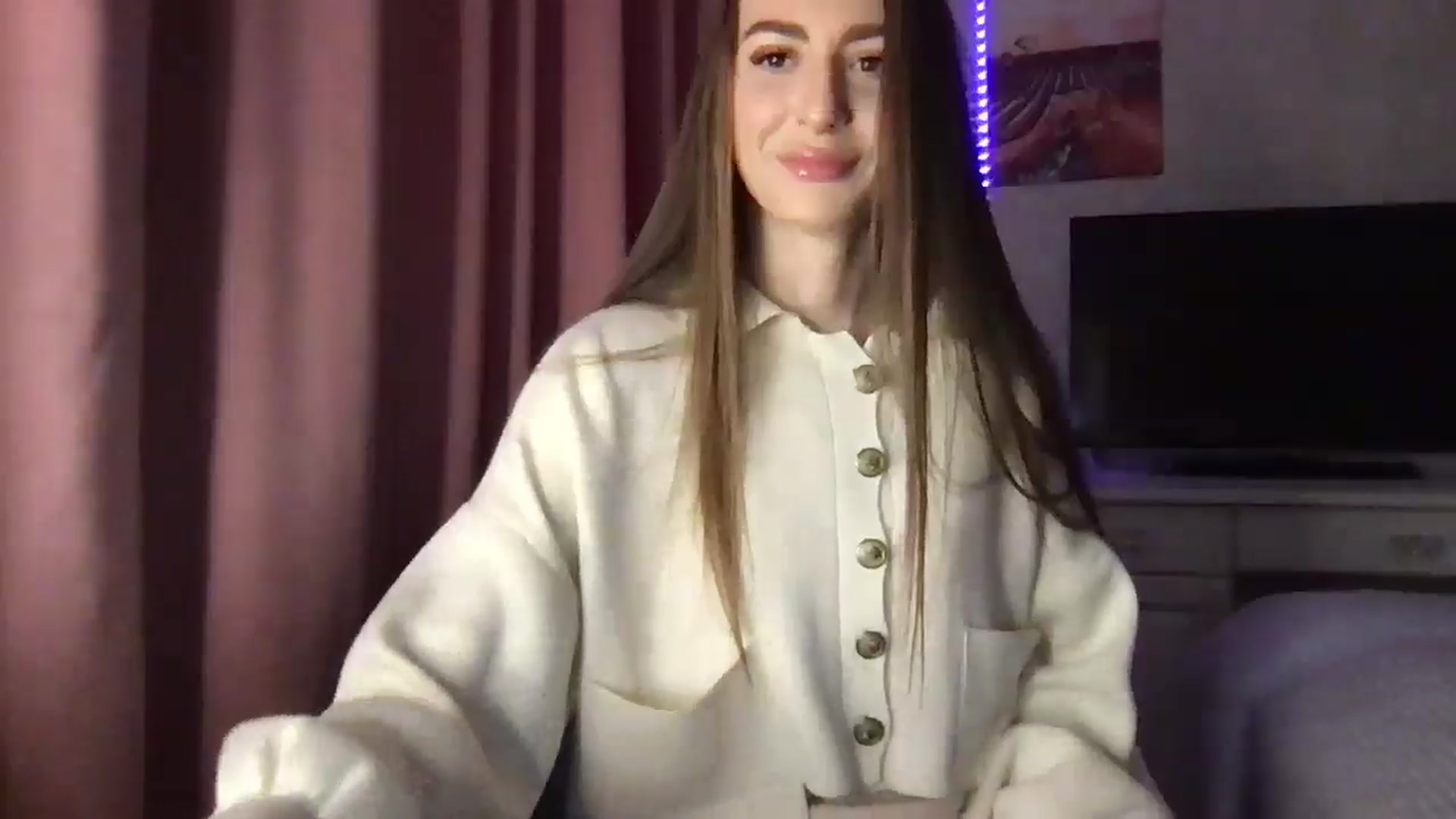 Gallery image thumbnail from Milla_'s myfreecams stream on, 01/16/2026, 12:07 image 15 of 20