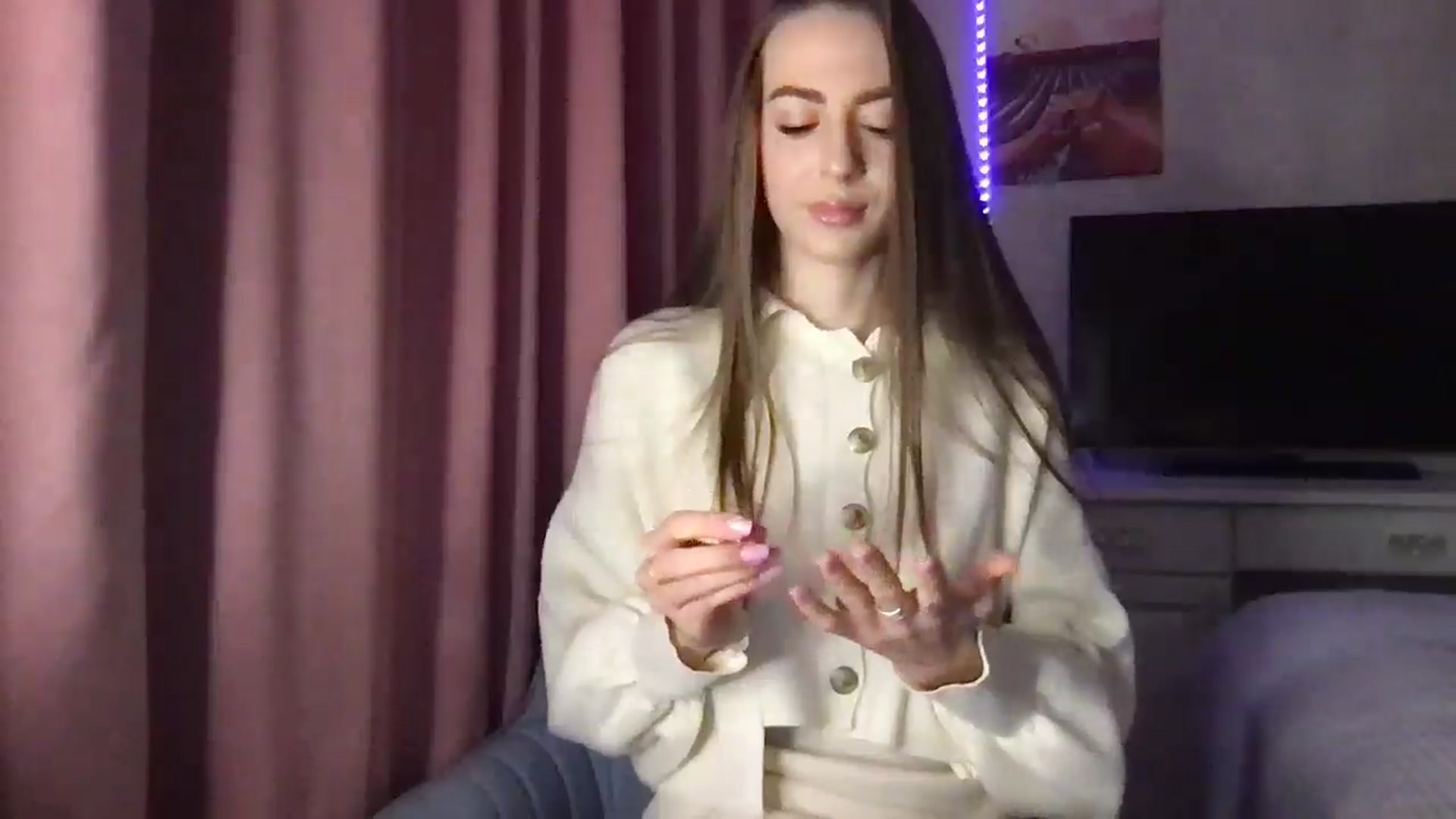 Gallery image thumbnail from Milla_'s myfreecams stream on, 01/16/2026, 12:07 image 5 of 20