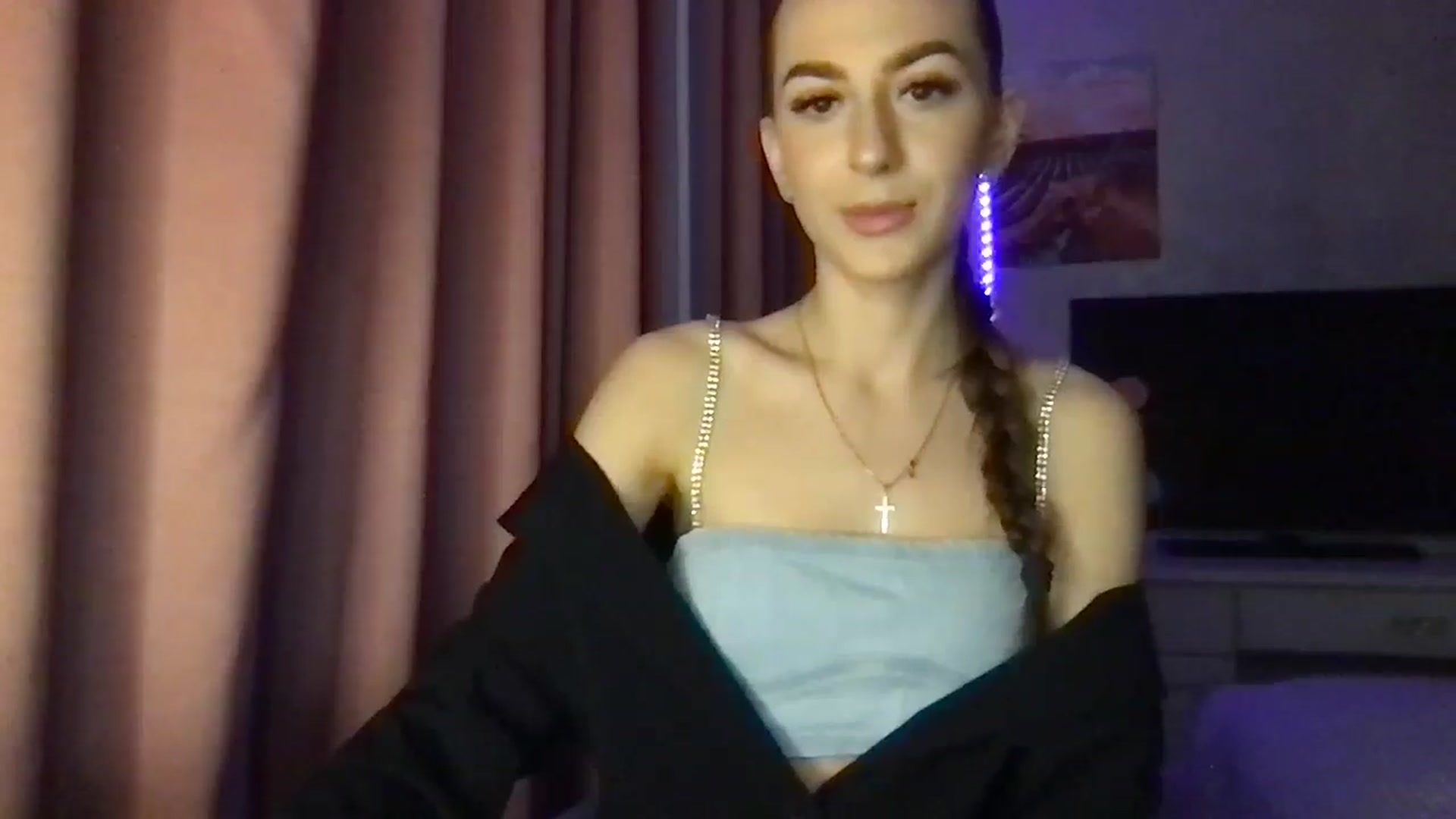 Gallery image thumbnail from Milla_'s myfreecams stream on, 01/28/2026, 13:19 image 8 of 20