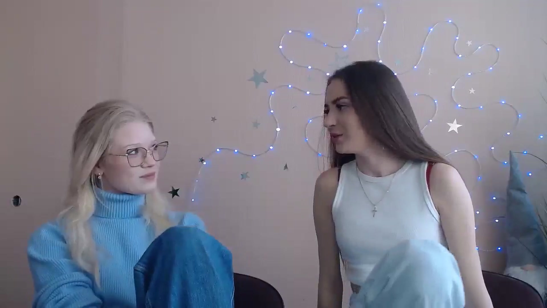 Gallery image thumbnail from Milla_'s myfreecams stream on, 04/22/2026, 13:55 image 18 of 20