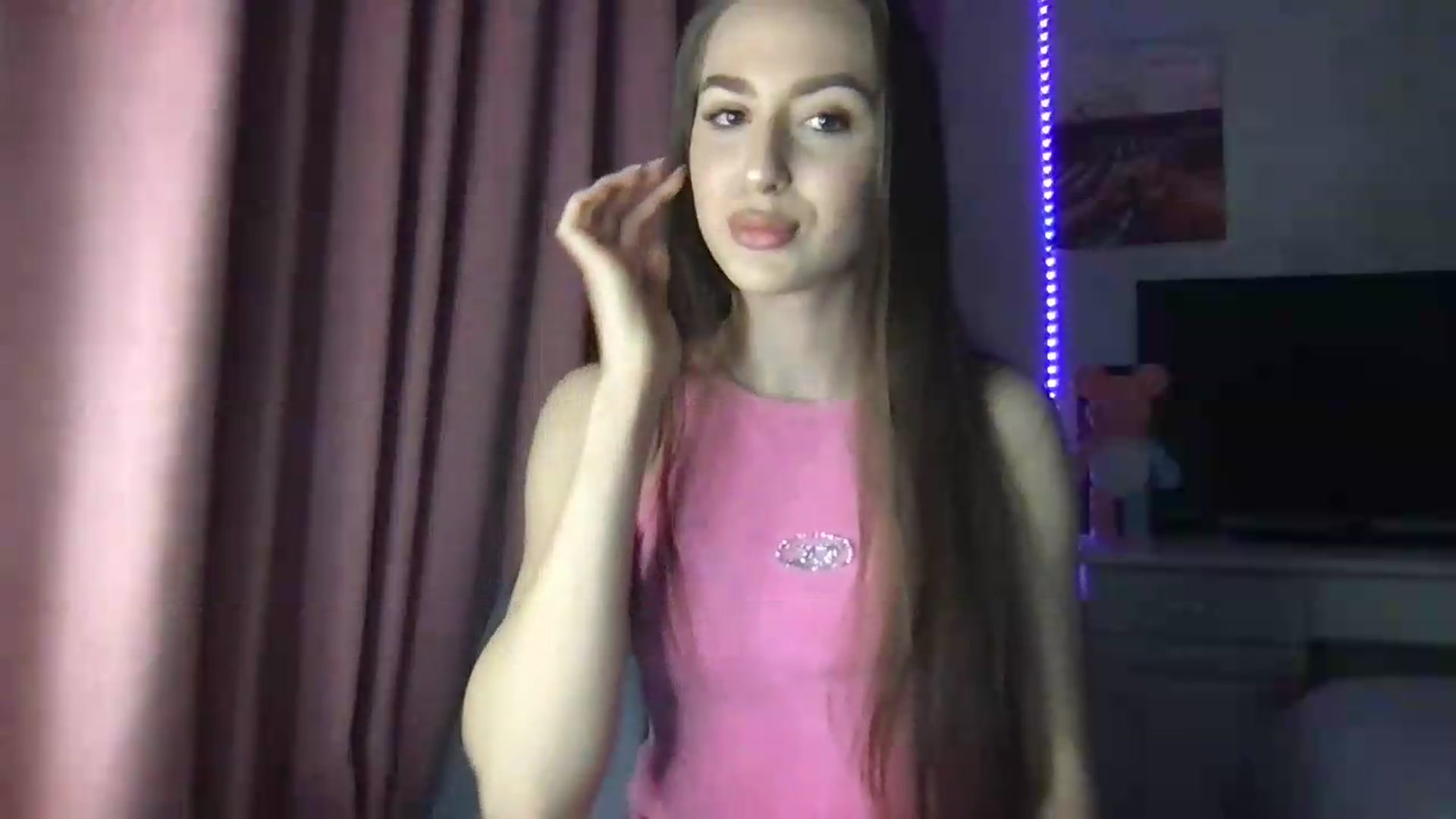 Gallery image thumbnail from Milla_'s myfreecams stream on, 05/10/2026, 19:33 image 10 of 20