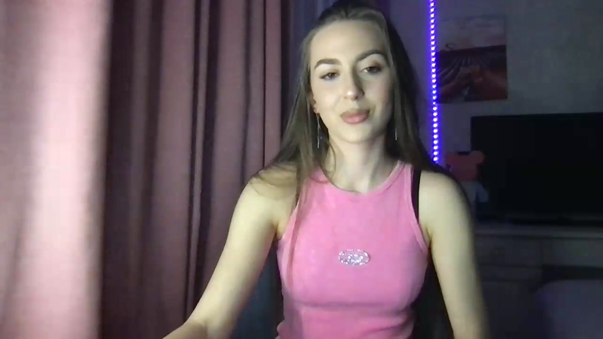Gallery image thumbnail from Milla_'s myfreecams stream on, 05/10/2026, 19:33 image 16 of 20