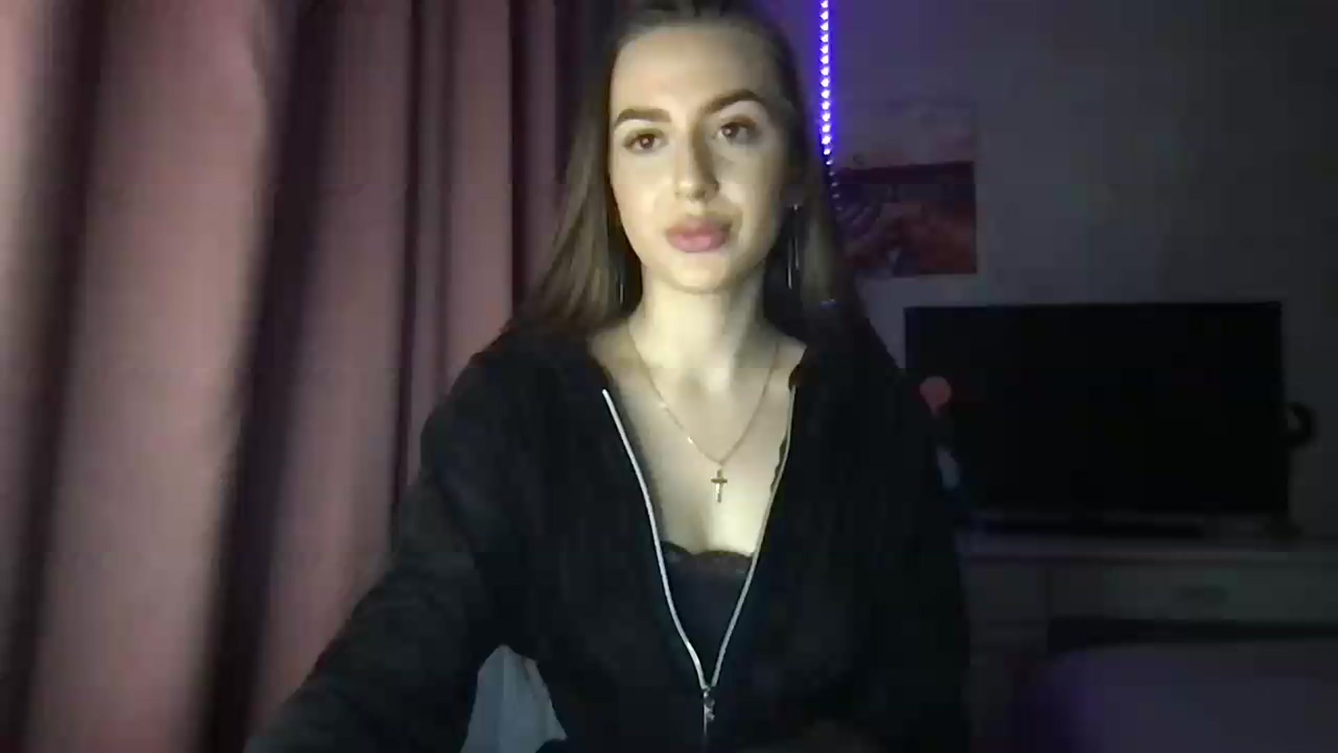 Gallery image thumbnail from Milla_'s myfreecams stream on, 05/18/2026, 20:15 image 5 of 20