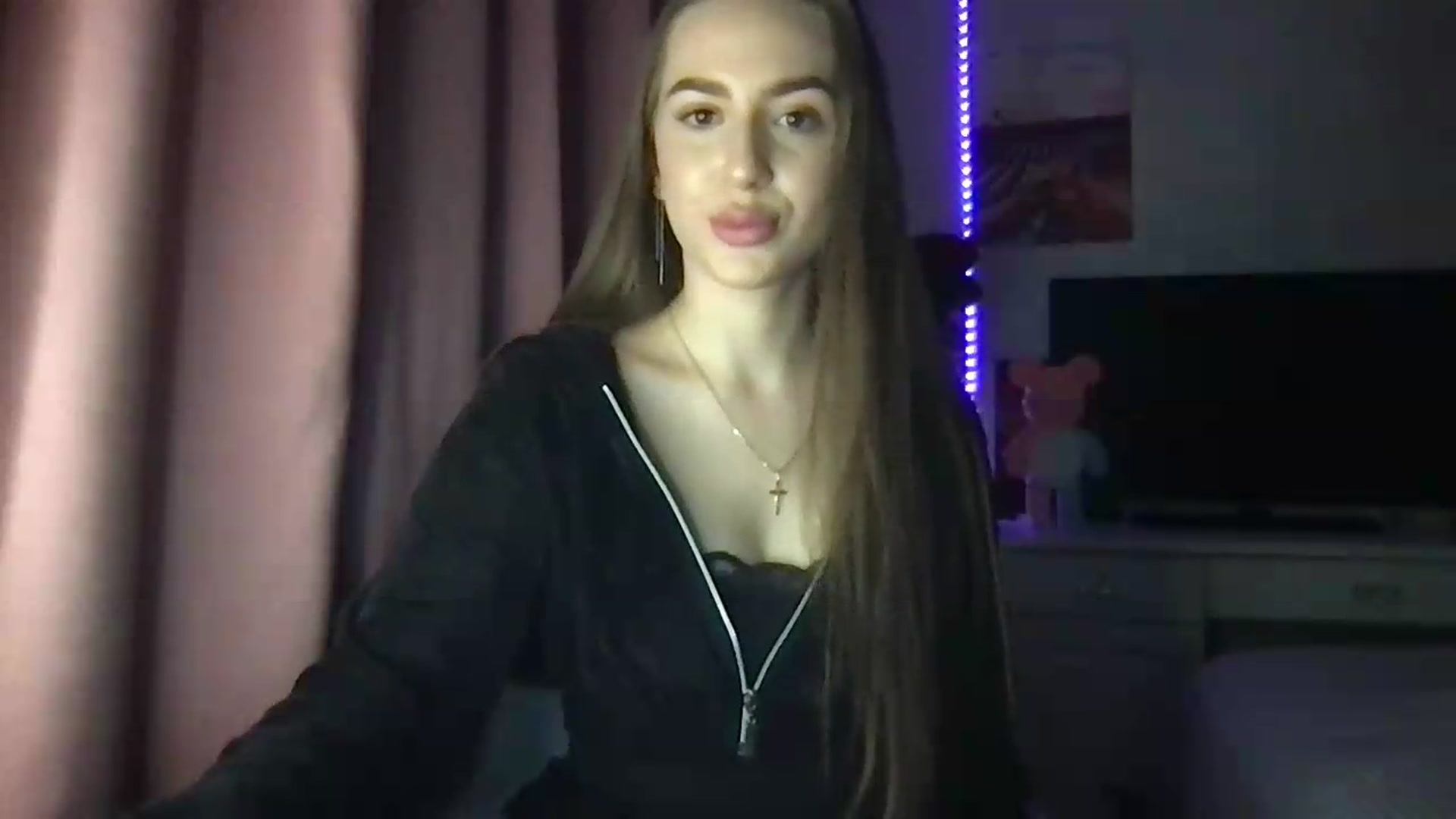 Gallery image thumbnail from Milla_'s myfreecams stream on, 05/18/2026, 20:15 image 19 of 20