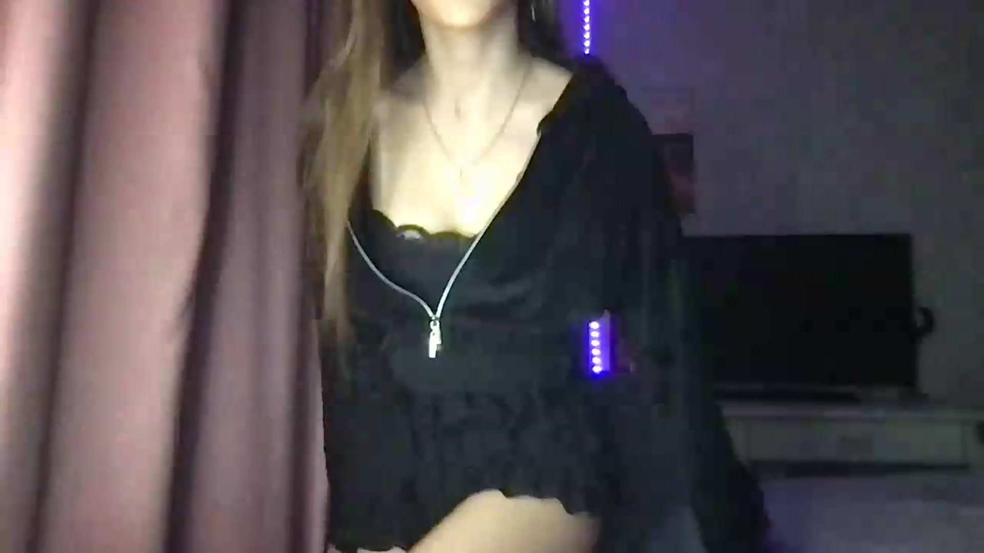 Gallery image thumbnail from Milla_'s myfreecams stream on, 05/18/2026, 20:15 image 11 of 20