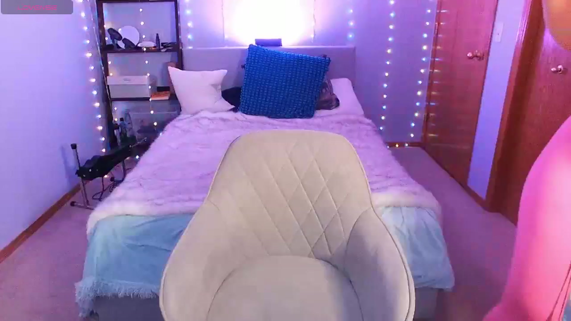 Gallery image thumbnail from MillieBrooks's myfreecams stream on, 12/19/2024, 23:59 image 7 of 20