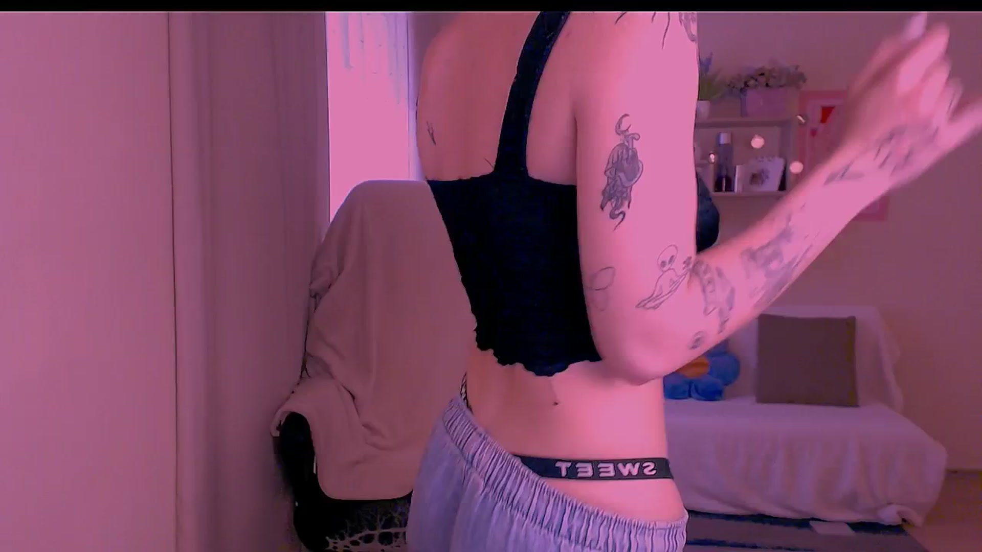 Gallery image thumbnail from Millissa_j's myfreecams stream on, 06/03/2025, 13:53 image 10 of 20