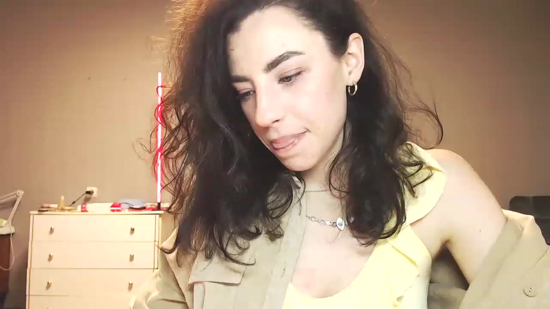 Gallery image thumbnail from Millla_Mi's myfreecams stream on, 12/18/2022, 23:42 image 13 of 20