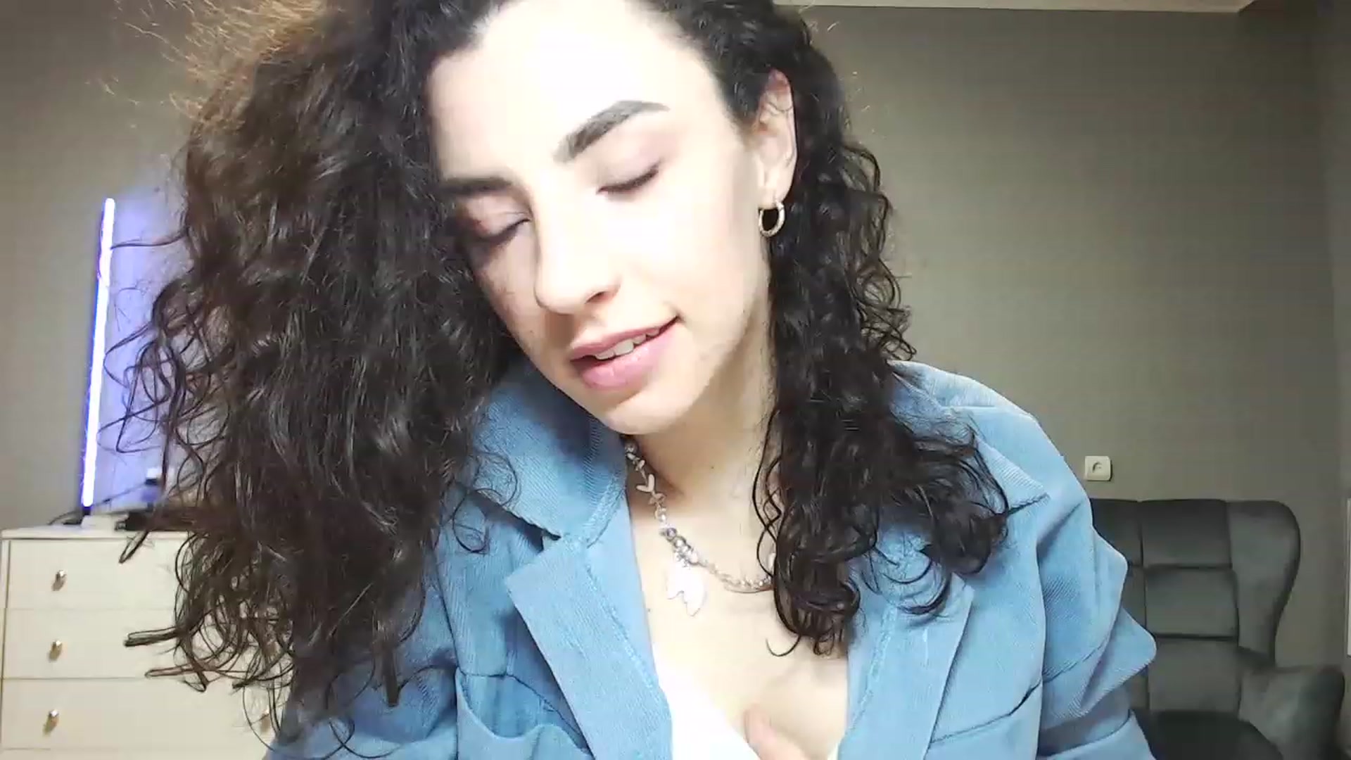 Gallery image thumbnail from Millla_Mi's myfreecams stream on, 01/19/2023, 21:26 image 10 of 20
