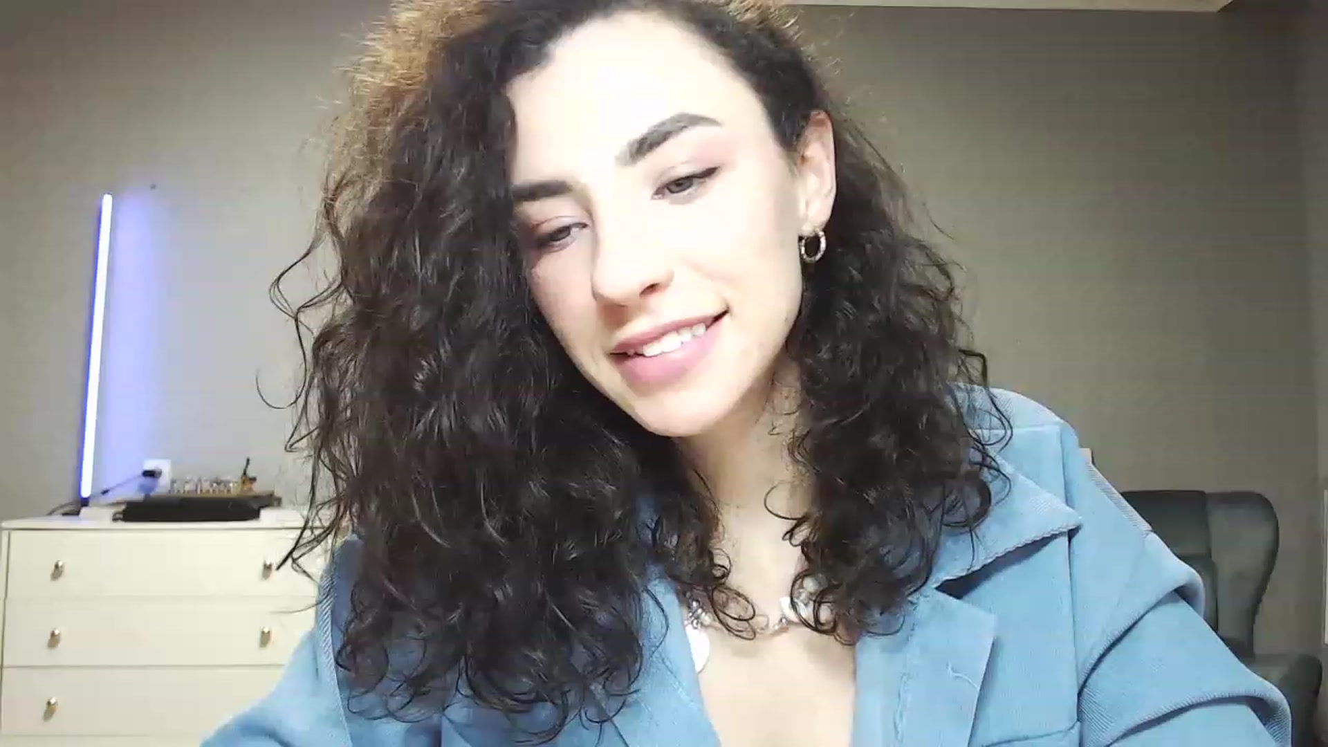 Gallery image thumbnail from Millla_Mi's myfreecams stream on, 01/19/2023, 21:26 image 5 of 20
