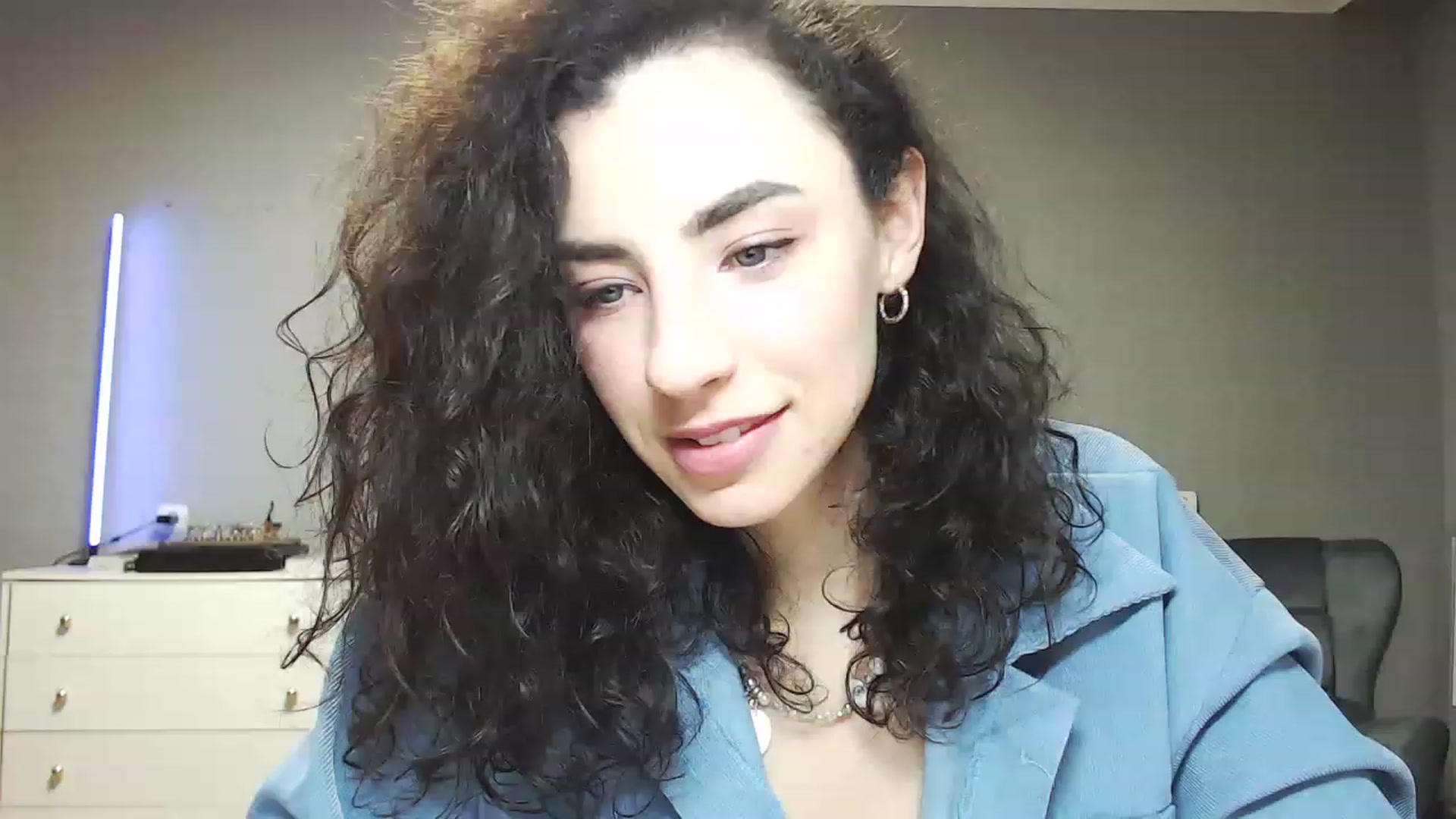 Gallery image thumbnail from Millla_Mi's myfreecams stream on, 01/19/2023, 21:26 image 9 of 20