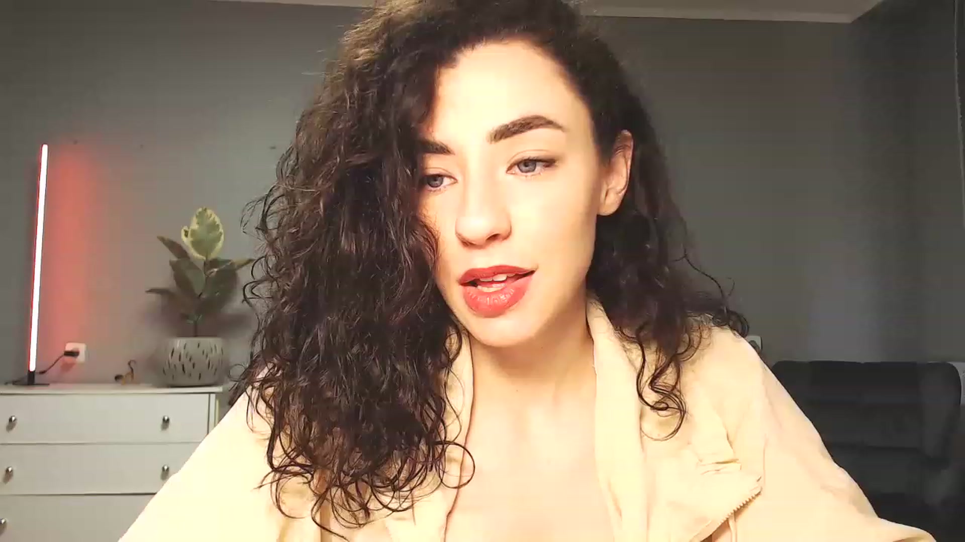 Gallery image thumbnail from Millla_Mi's myfreecams stream on, 03/19/2023, 07:45 image 5 of 20