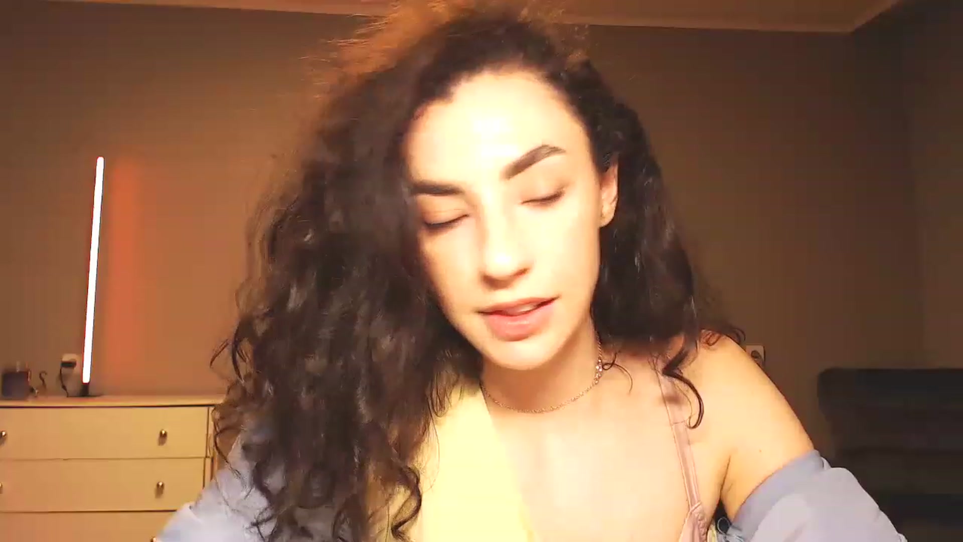 Gallery image thumbnail from Millla_Mi's myfreecams stream on, 03/26/2023, 19:09 image 15 of 20