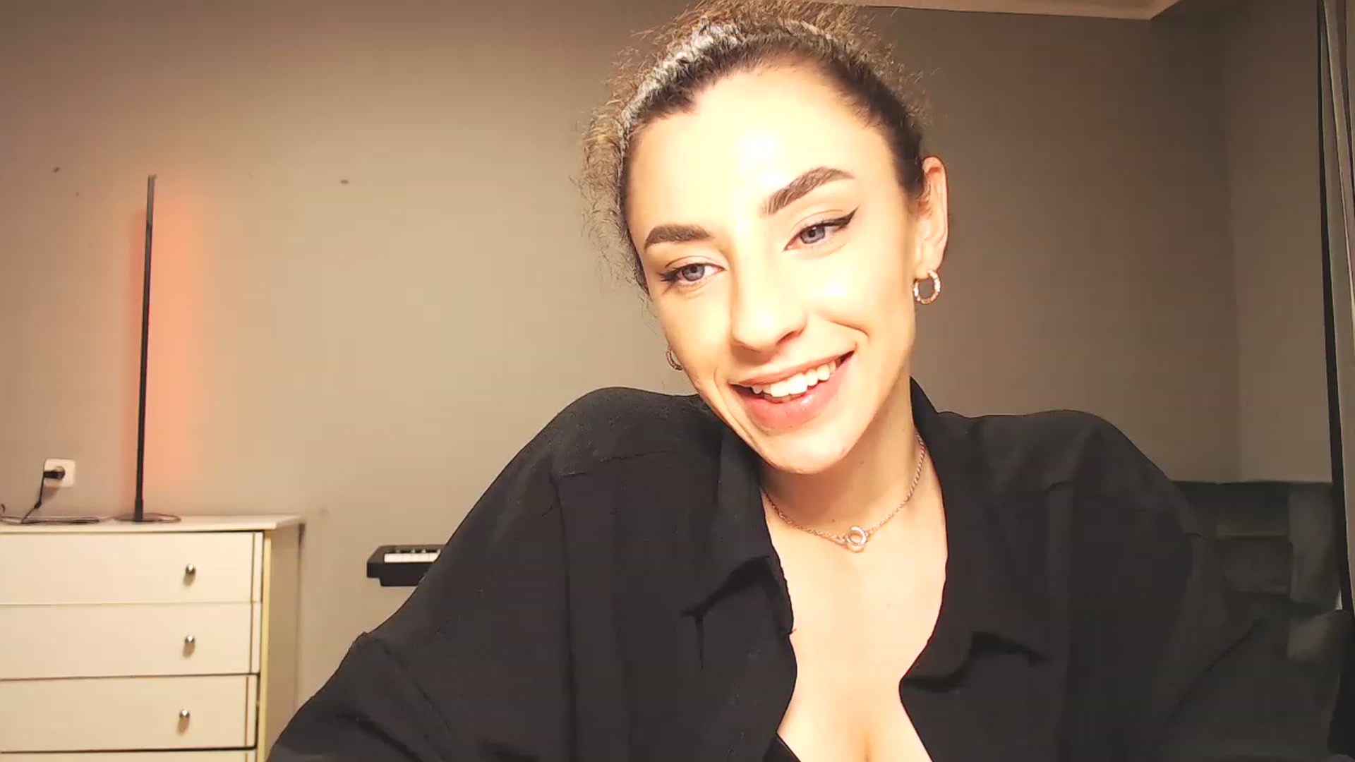 Gallery image thumbnail from Millla_Mi's myfreecams stream on, 03/30/2023, 20:54 image 18 of 20