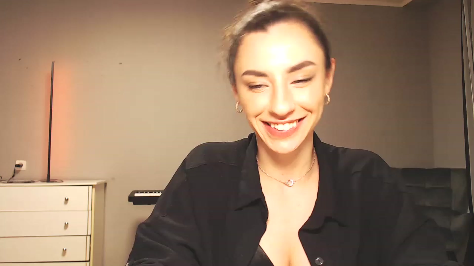Gallery image thumbnail from Millla_Mi's myfreecams stream on, 03/30/2023, 20:54 image 17 of 20