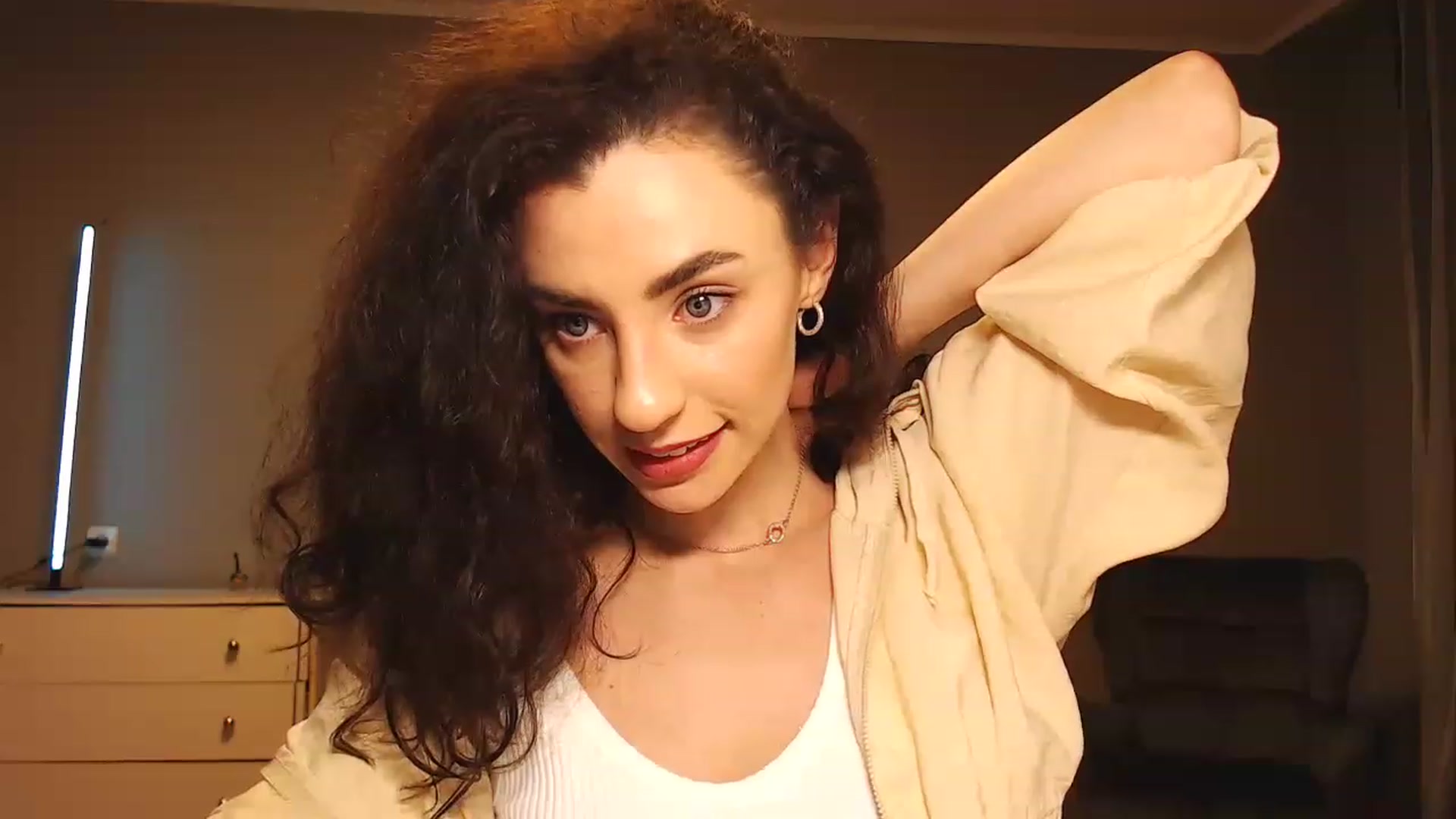 Gallery image thumbnail from Millla_Mi's myfreecams stream on, 04/17/2023, 20:18 image 13 of 20