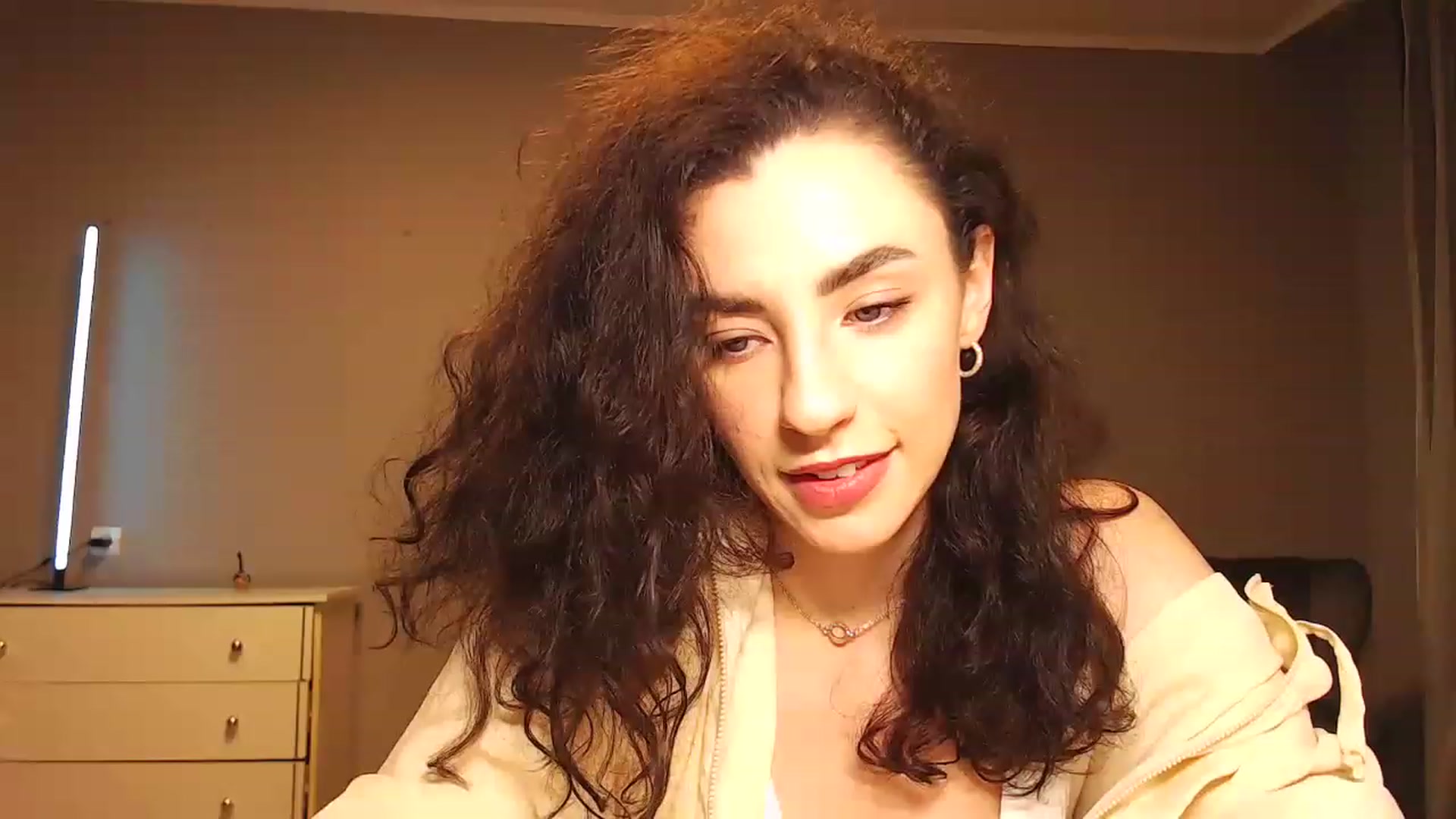 Gallery image thumbnail from Millla_Mi's myfreecams stream on, 04/17/2023, 20:18 image 5 of 20