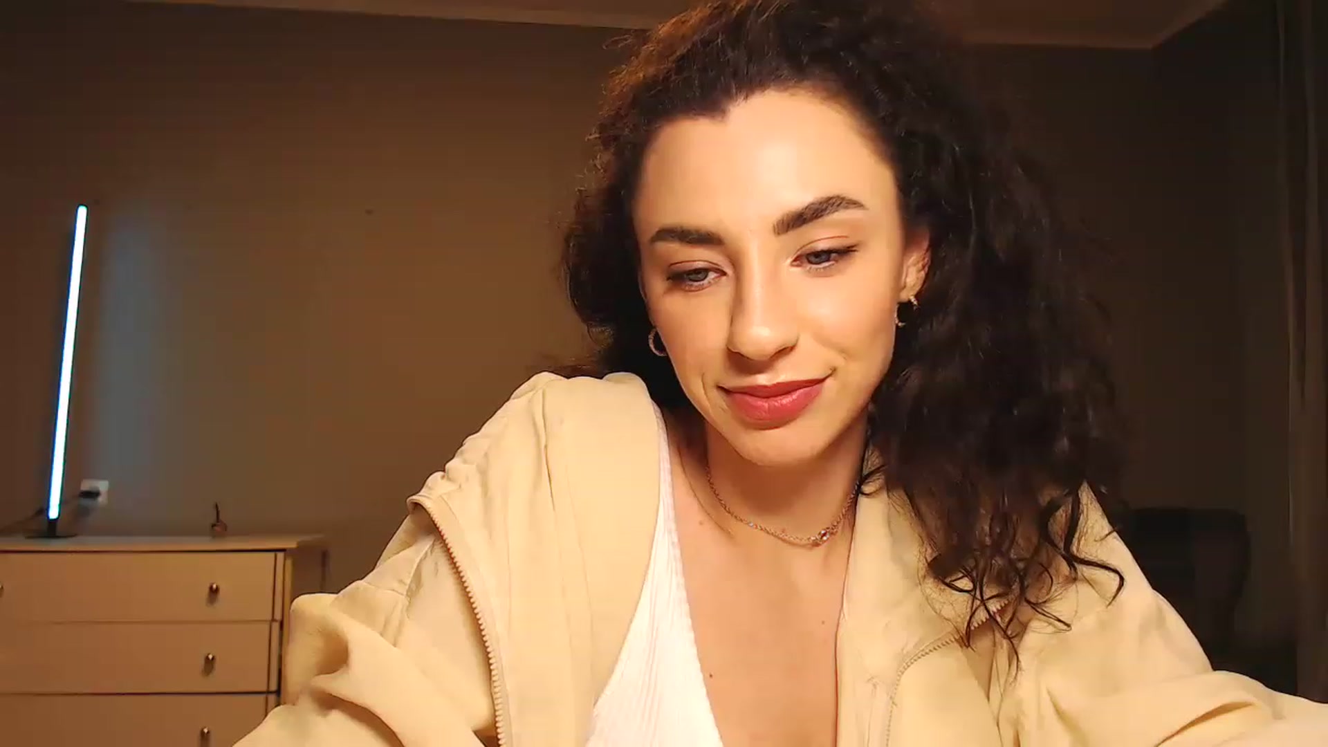 Gallery image thumbnail from Millla_Mi's myfreecams stream on, 04/17/2023, 20:18 image 7 of 20