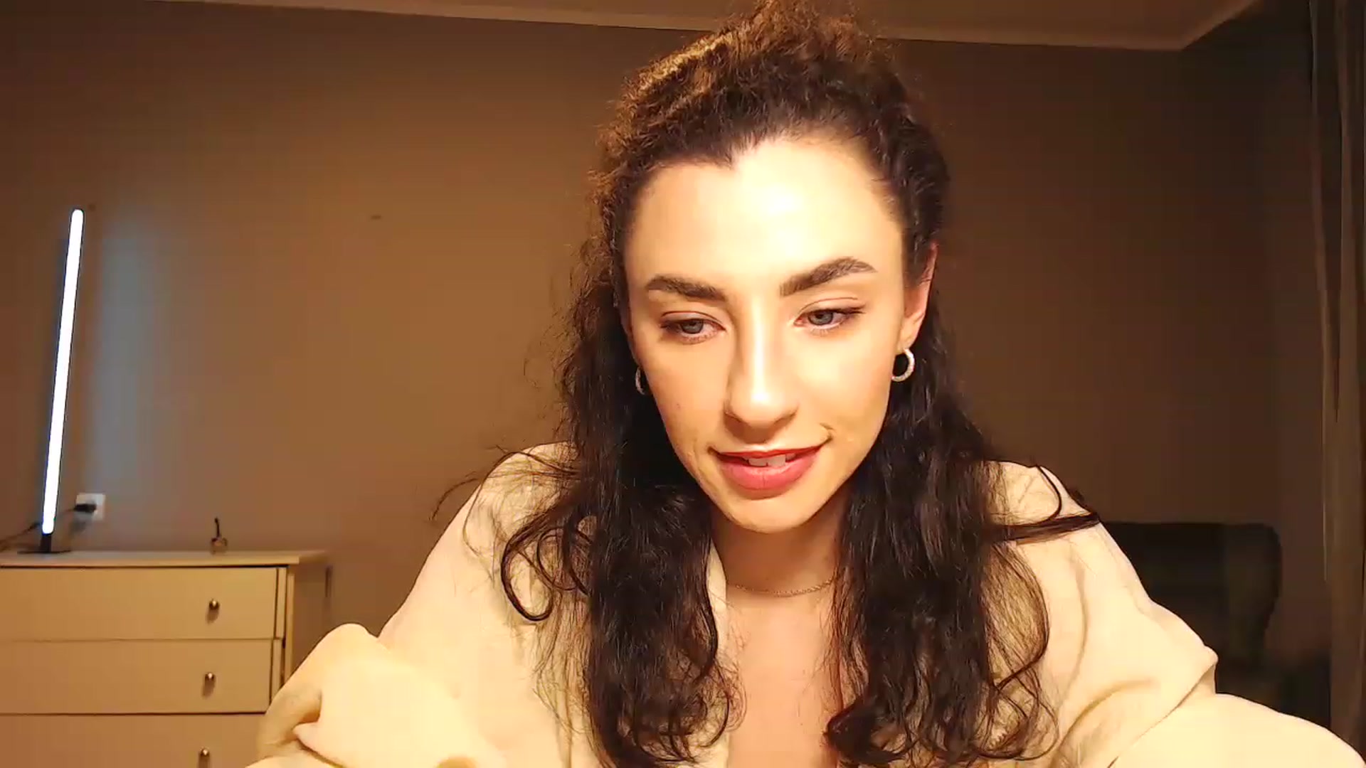 Gallery image thumbnail from Millla_Mi's myfreecams stream on, 04/17/2023, 20:18 image 19 of 20